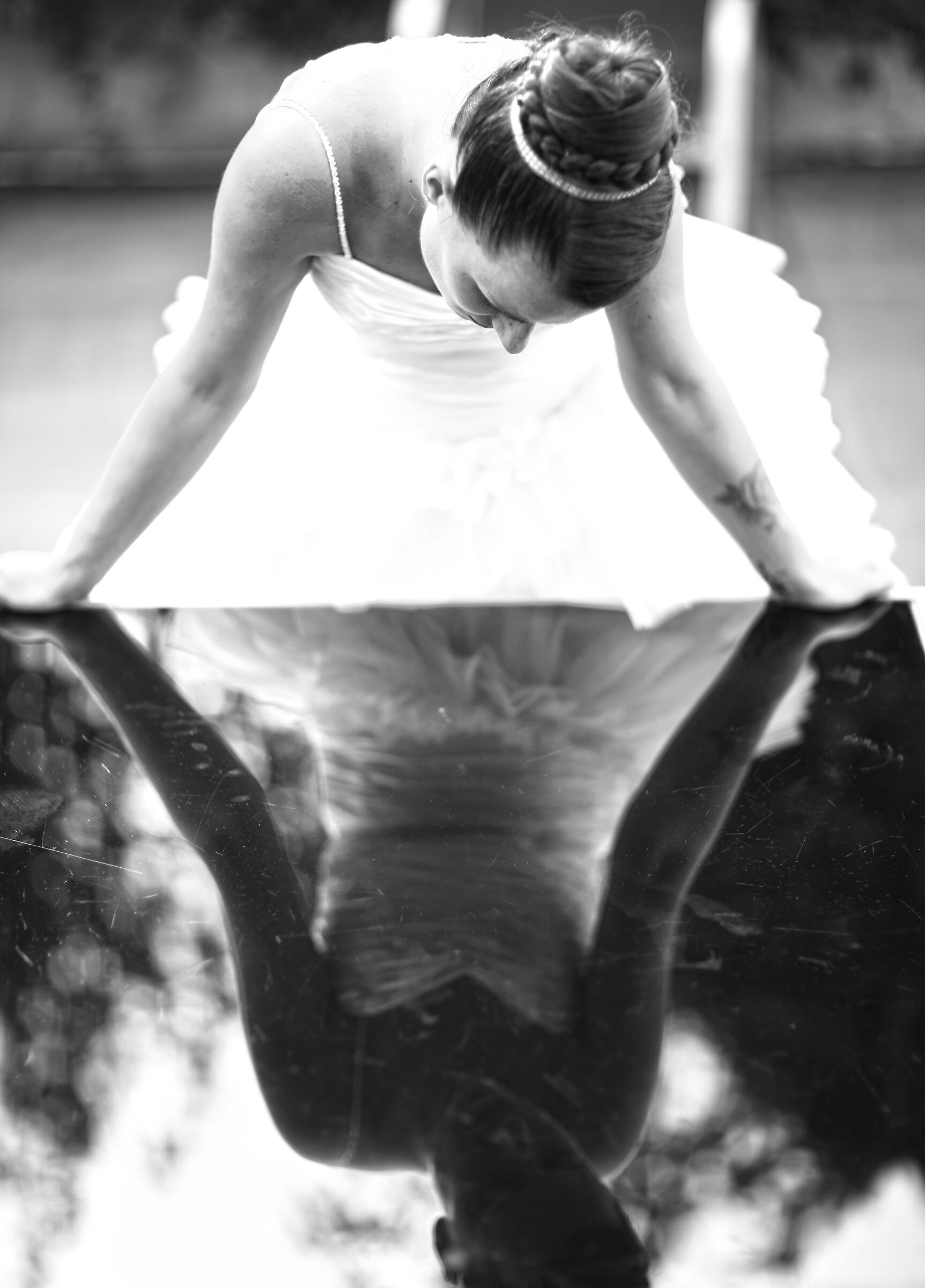 The reflection of the bride ...