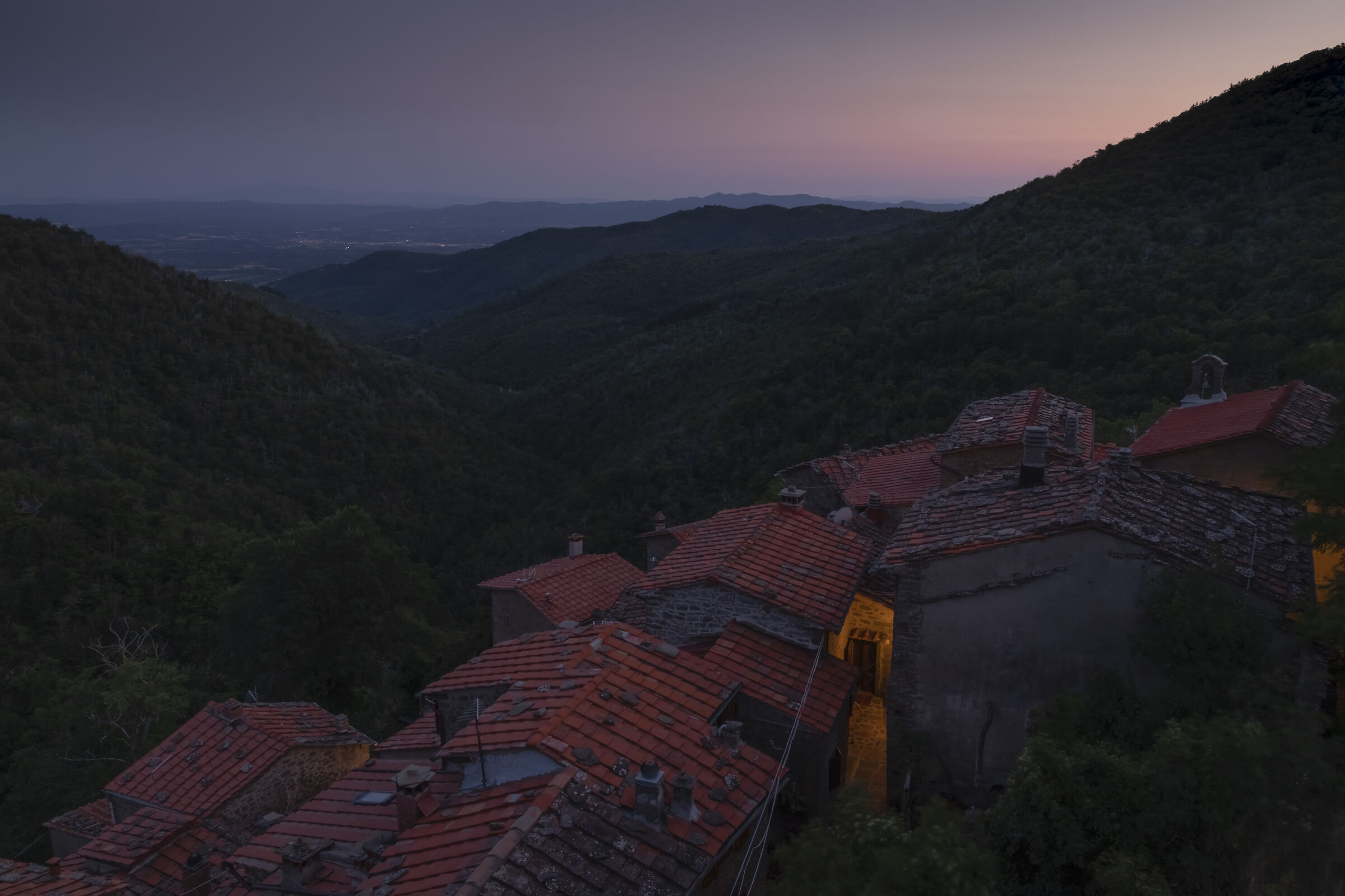 Among the roofs of Rocca Ricciarda (Tuscany)...