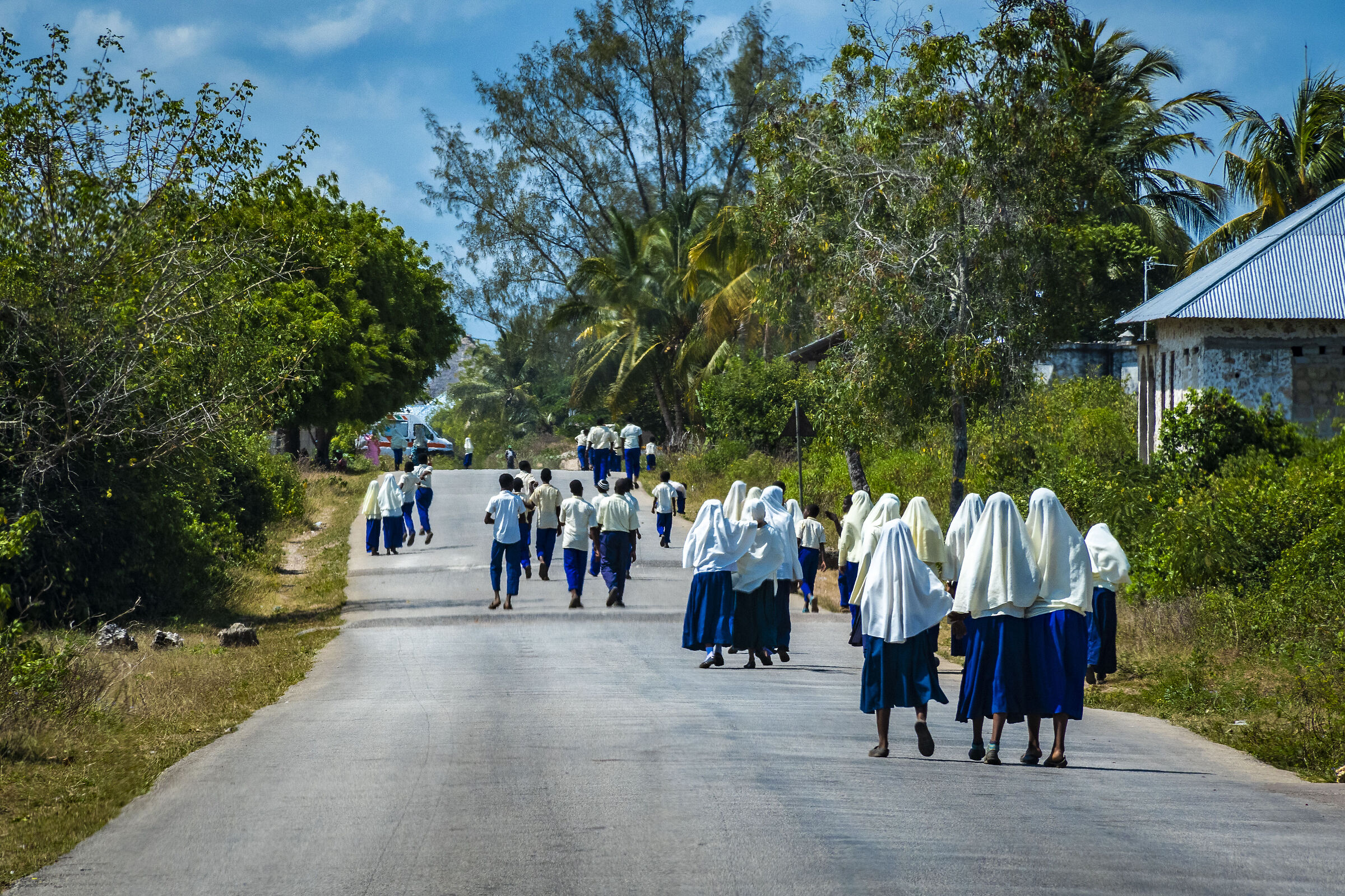 Uscita di scuola - Zanzibar - Tanzania...