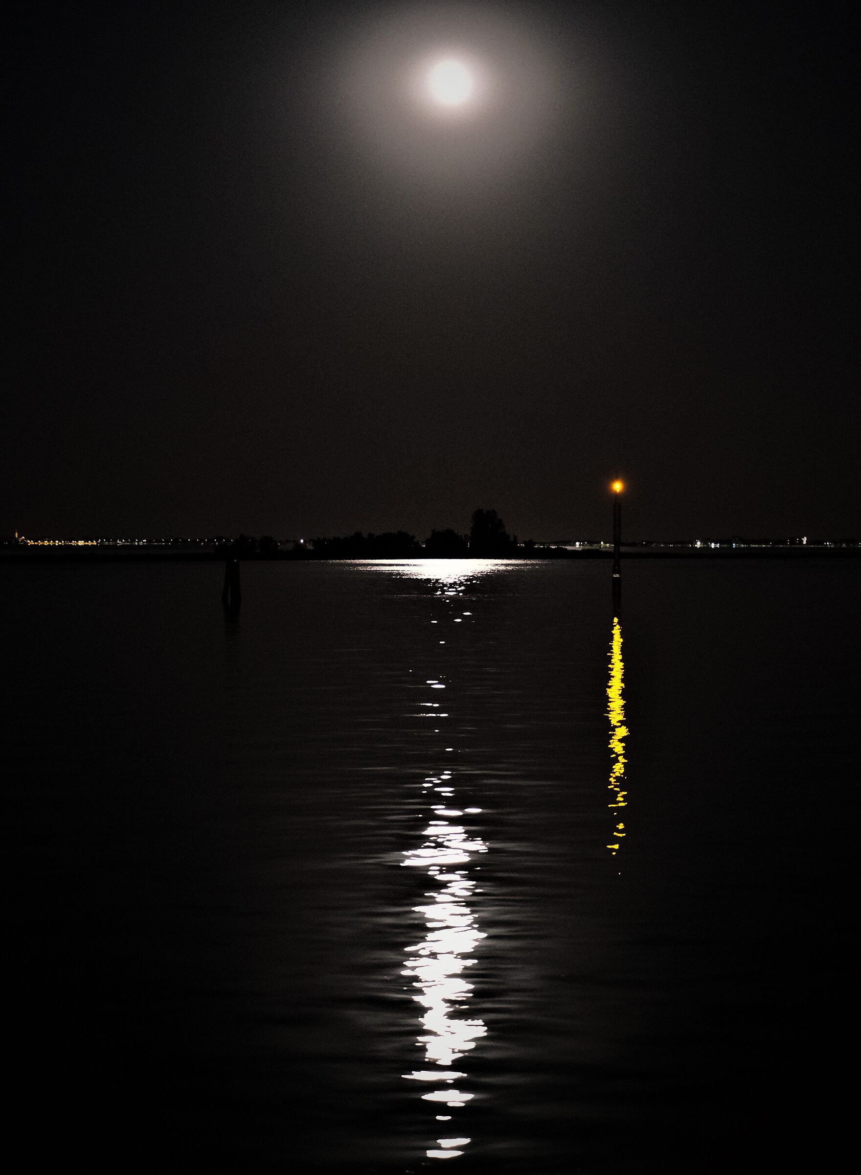 Mirrored moon on the sea...