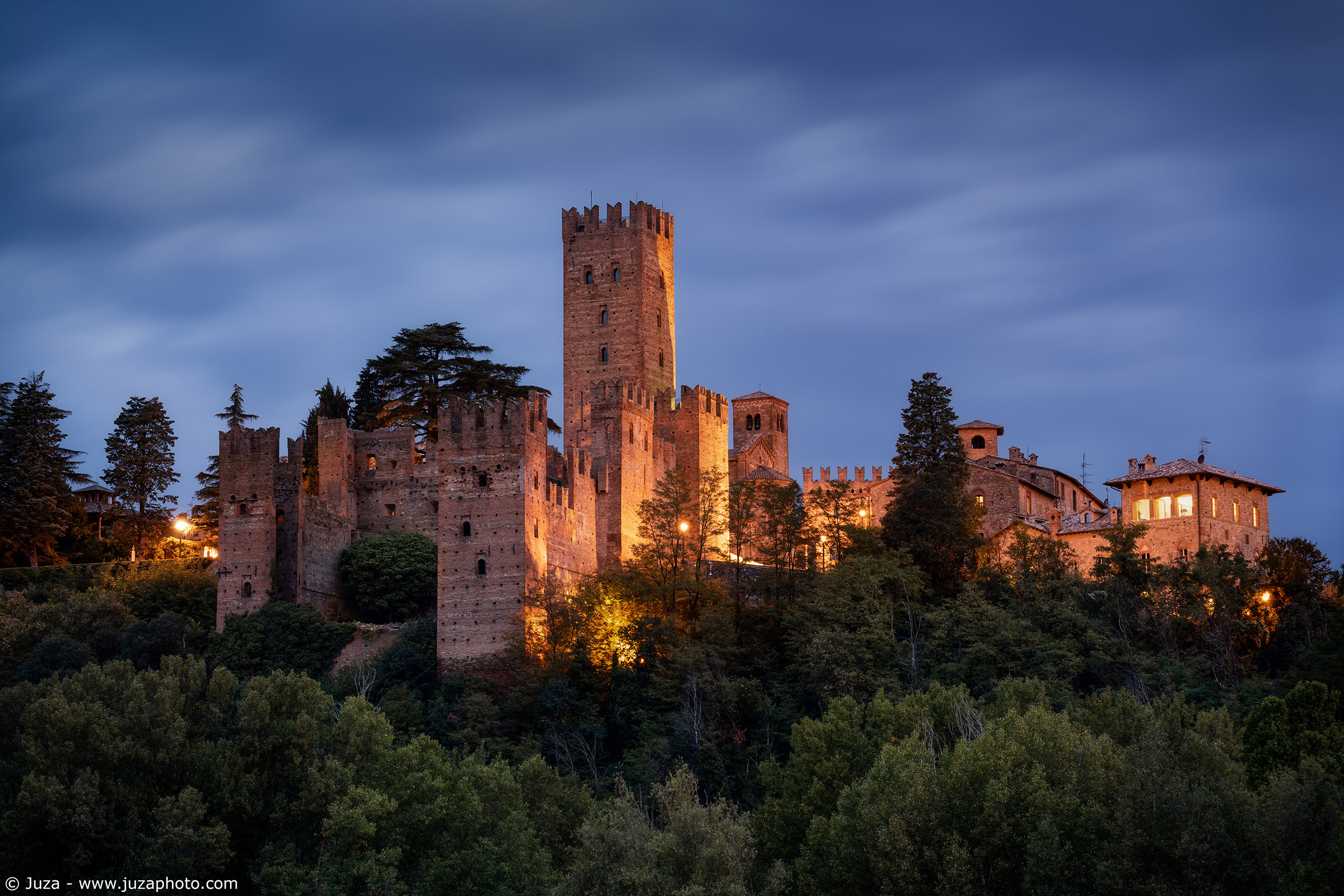 Castell'Arquato, before dawn...