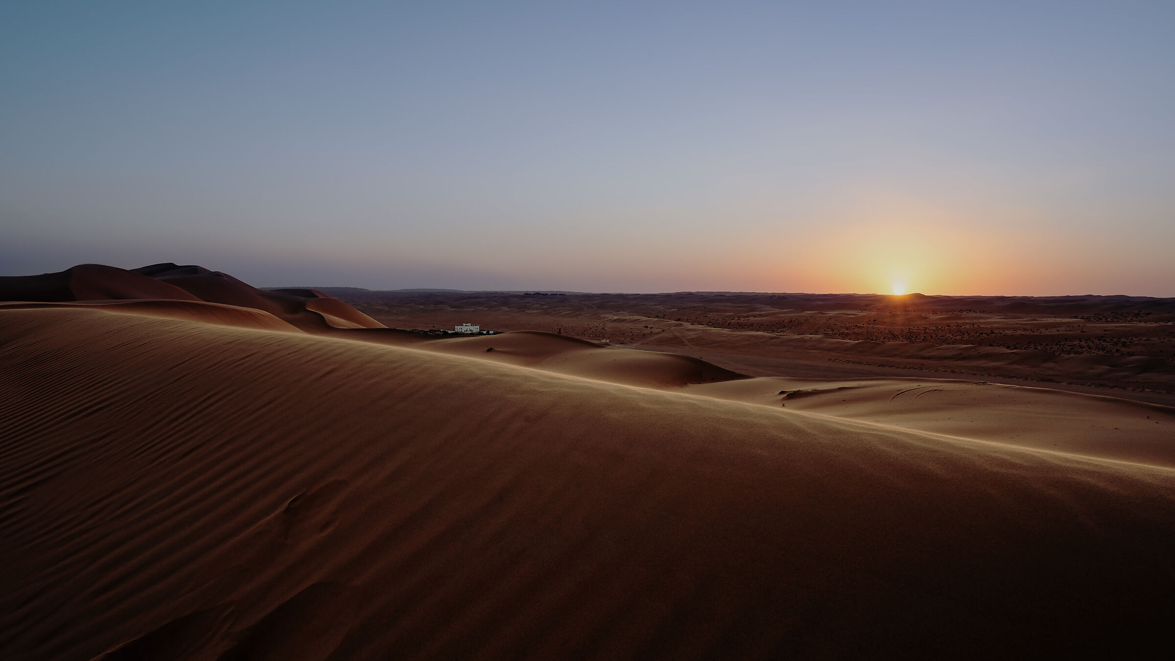 Tramonto nel deserto dell'Oman...