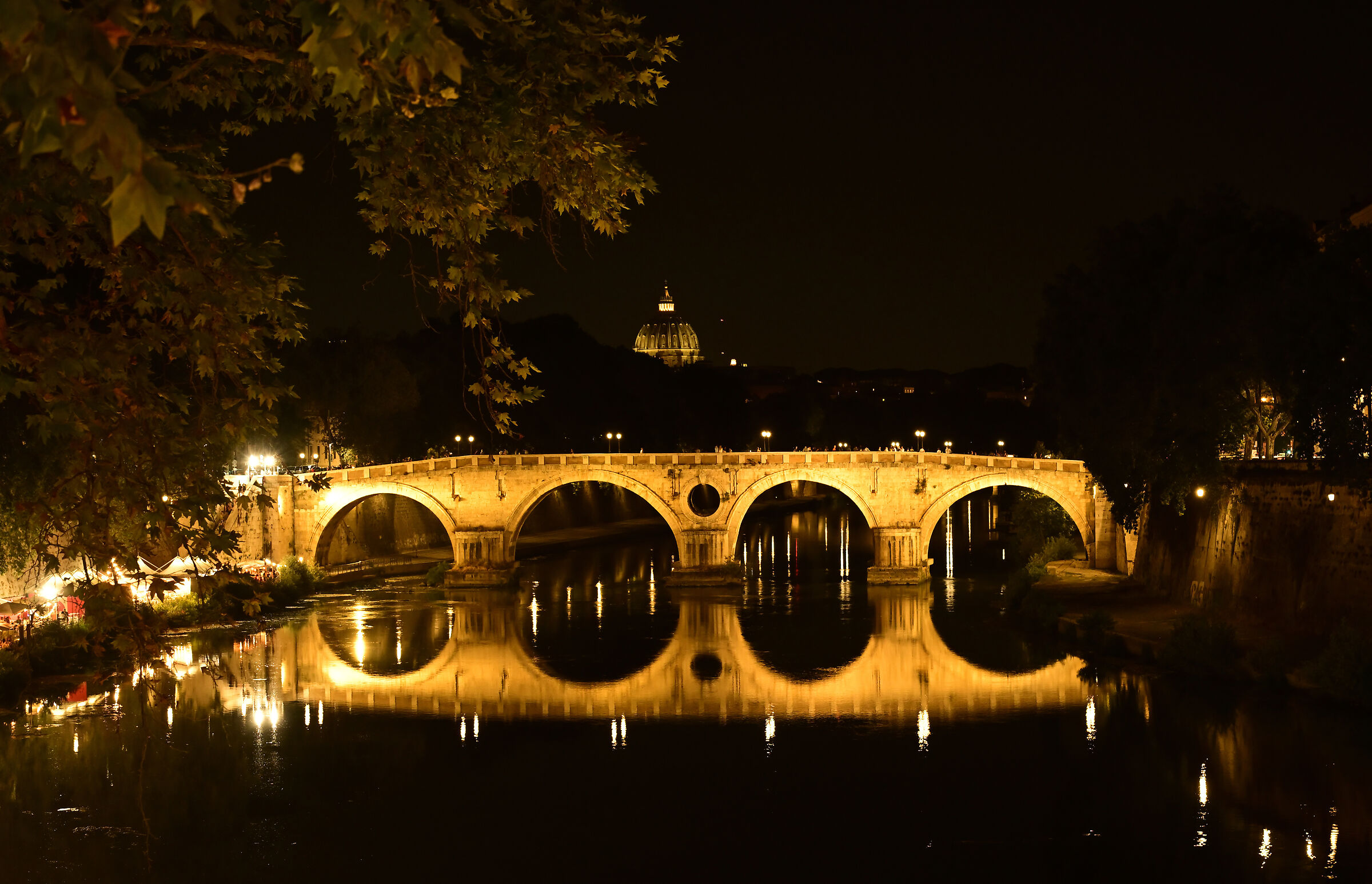 Lungotevere - Ponte Sisto - Dome of San Pietro (Rome)...