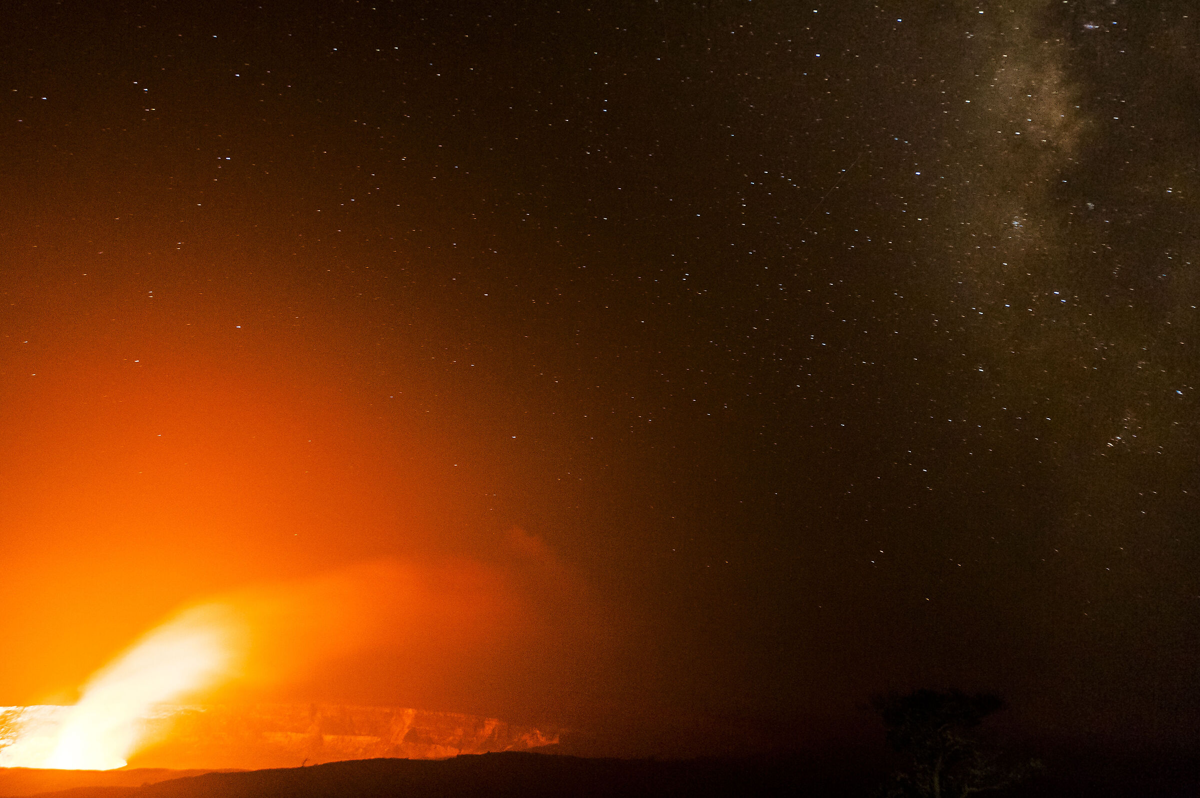 Kilauea Crater - Hawaii...
