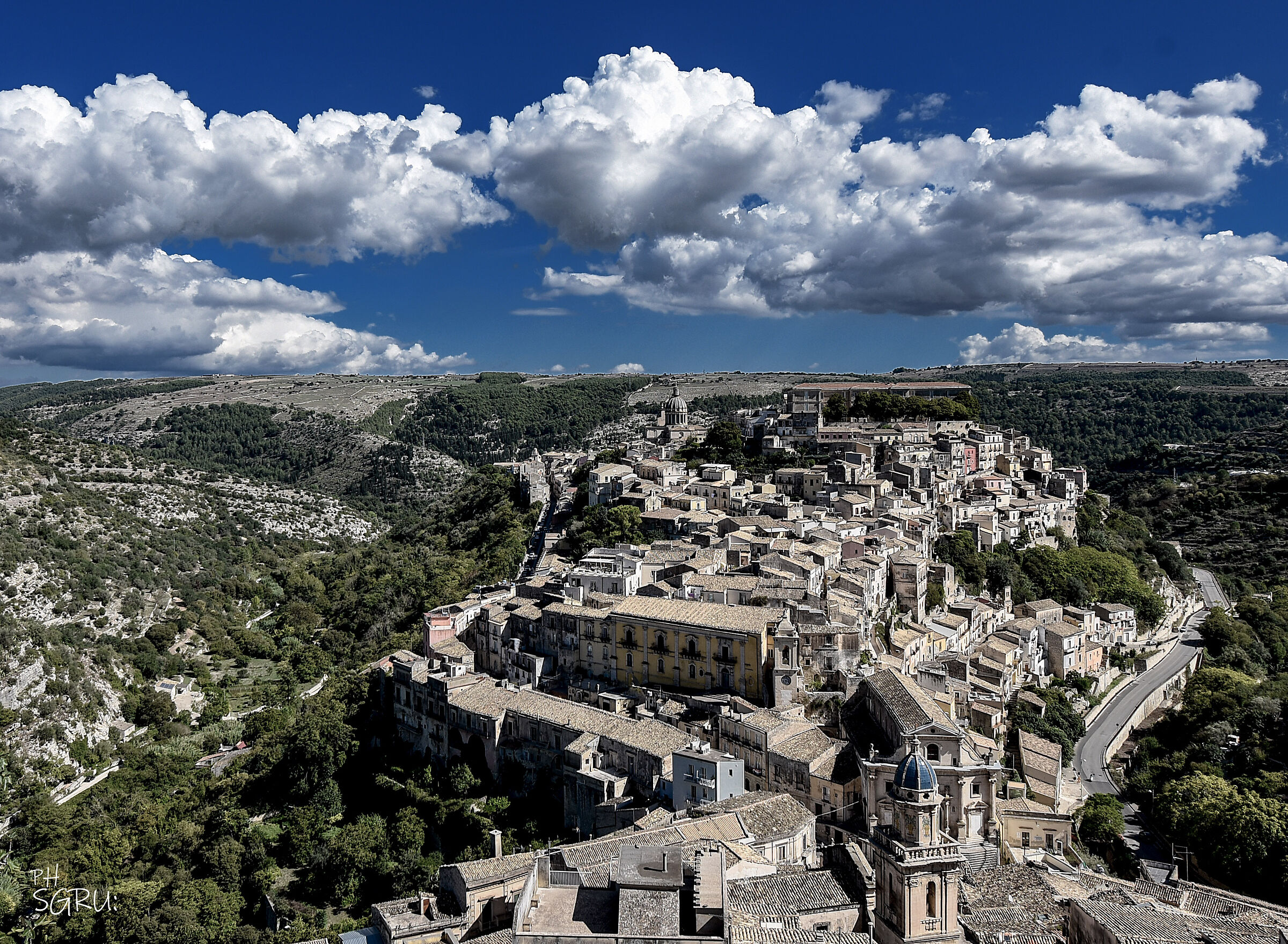 Clouds over Ibla...