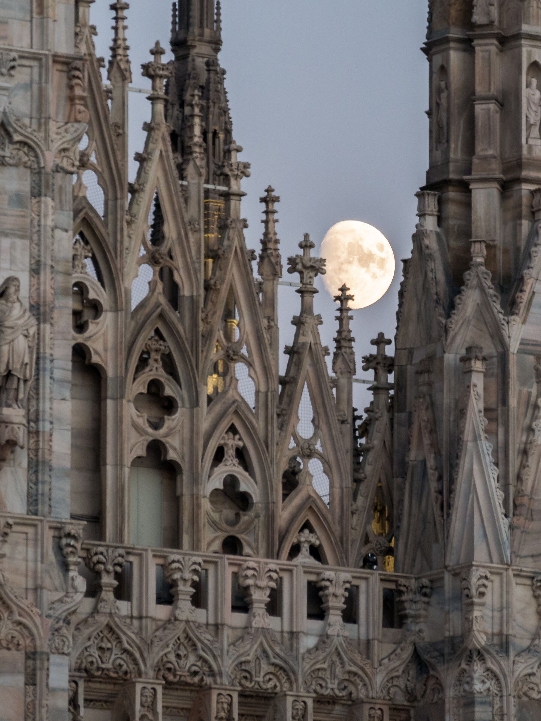 Moon - Duomo Milan...
