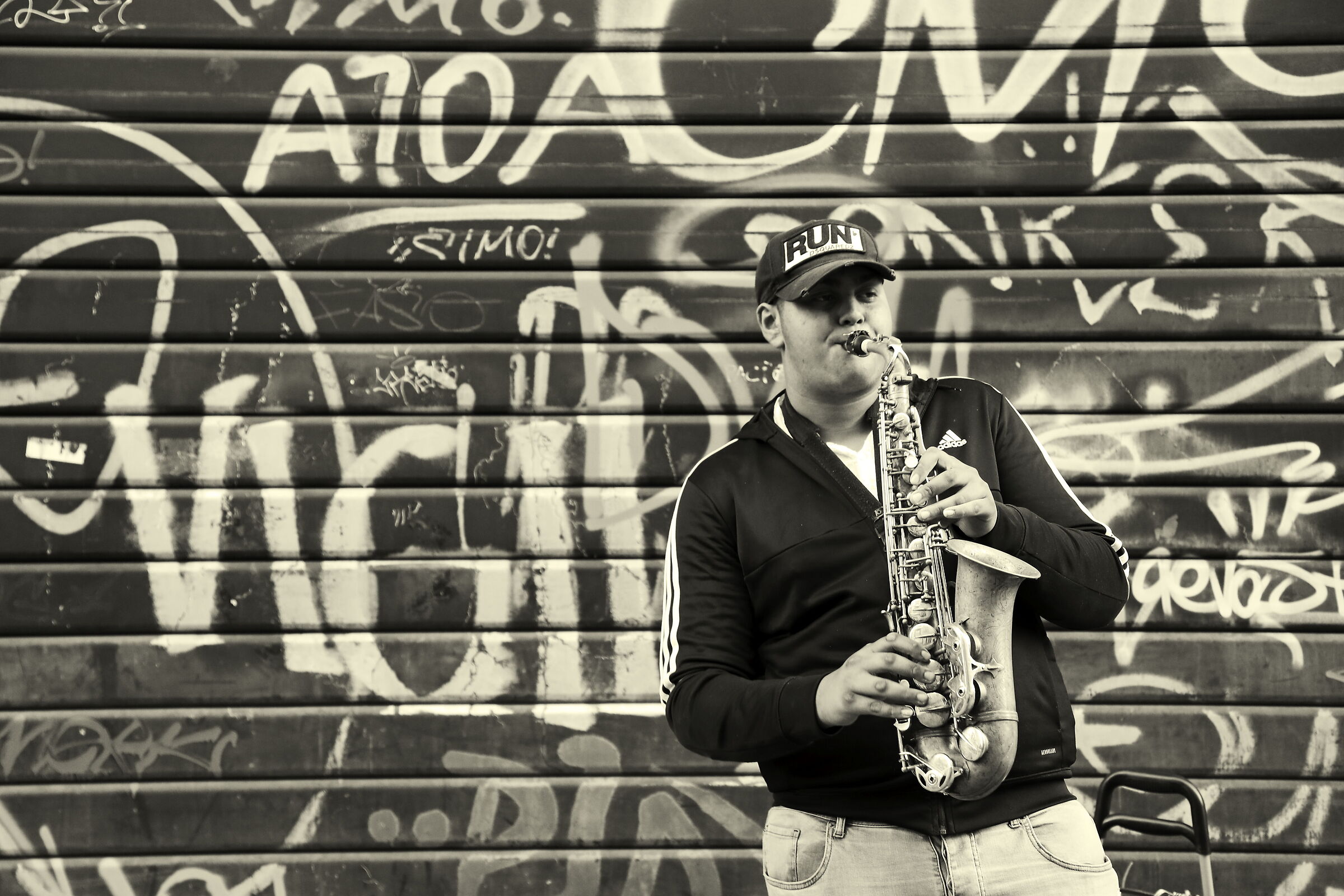 Mr. Saxophone !...
