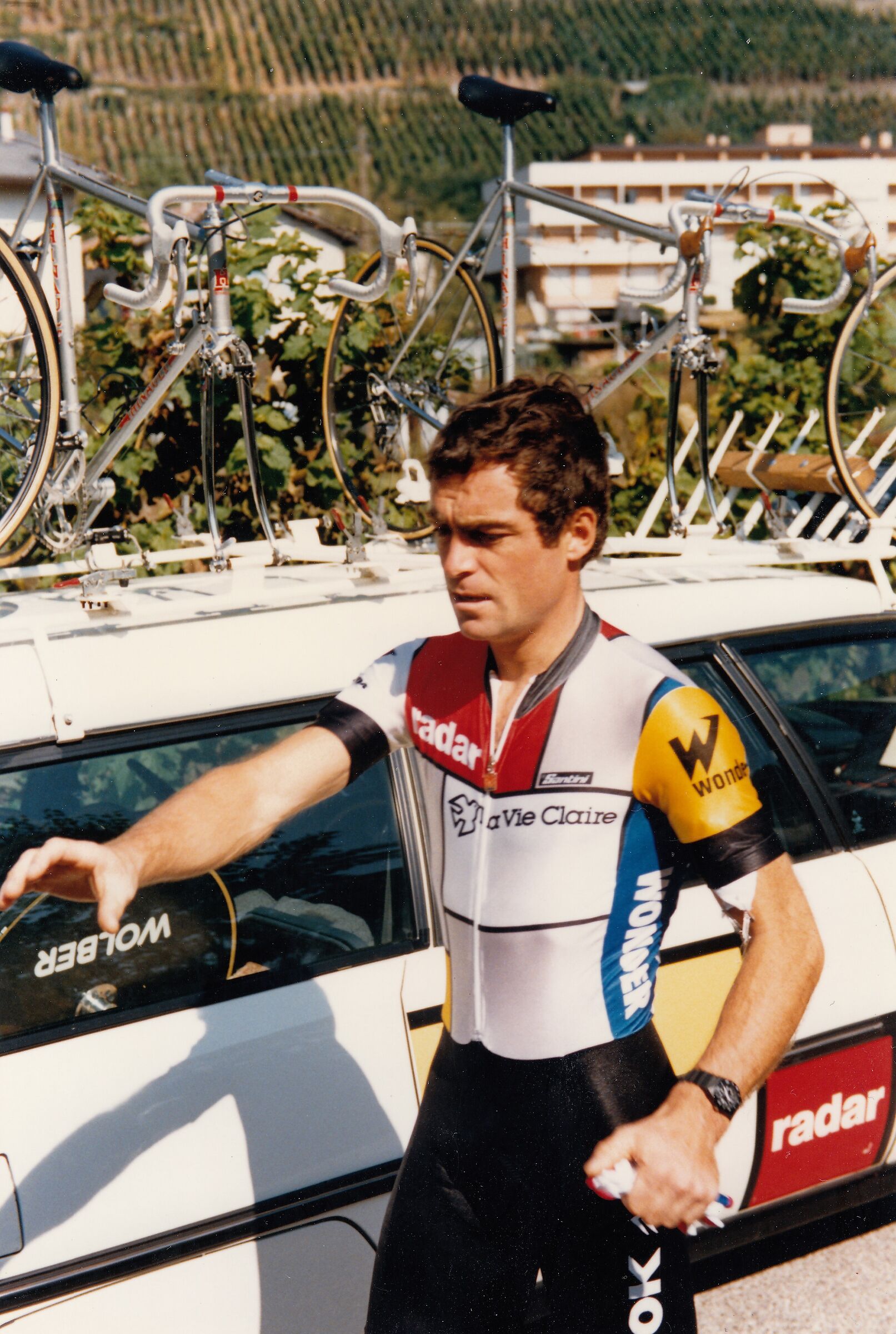 Bernard Hinaul...