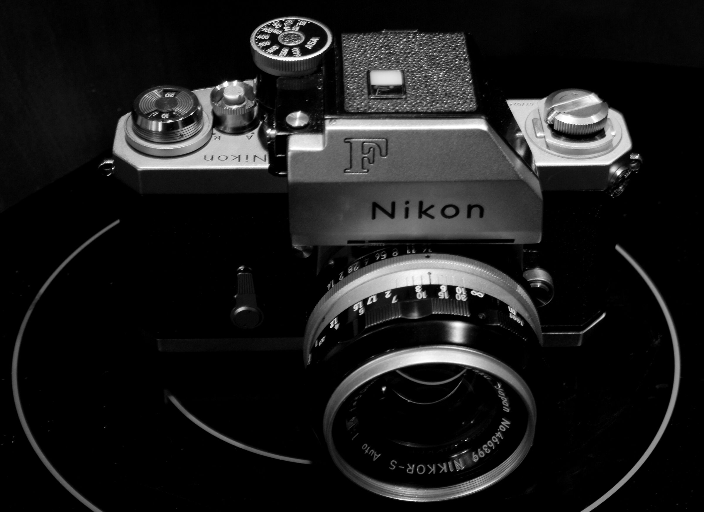 Nikon F...