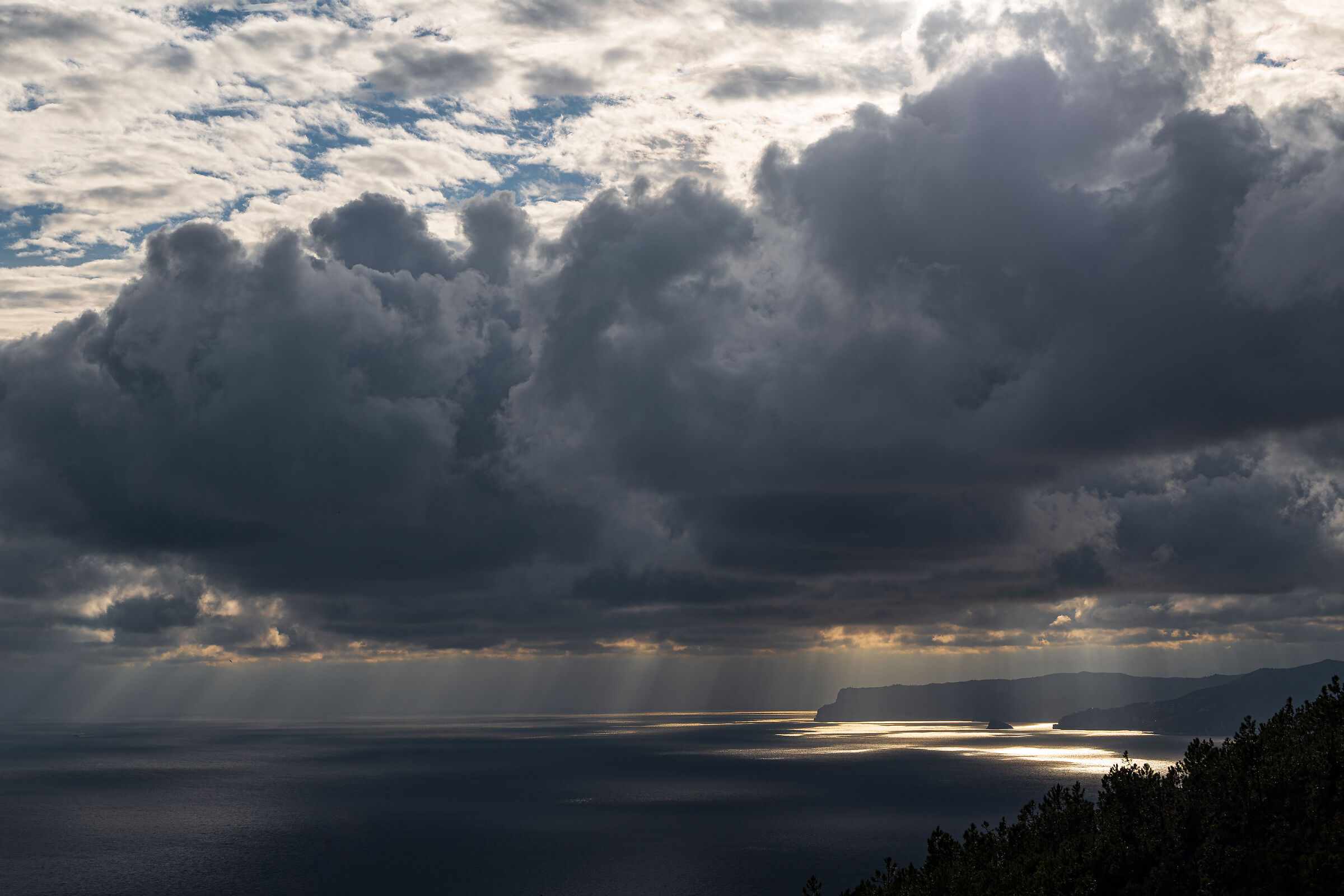 Nubi sul mar Ligure...