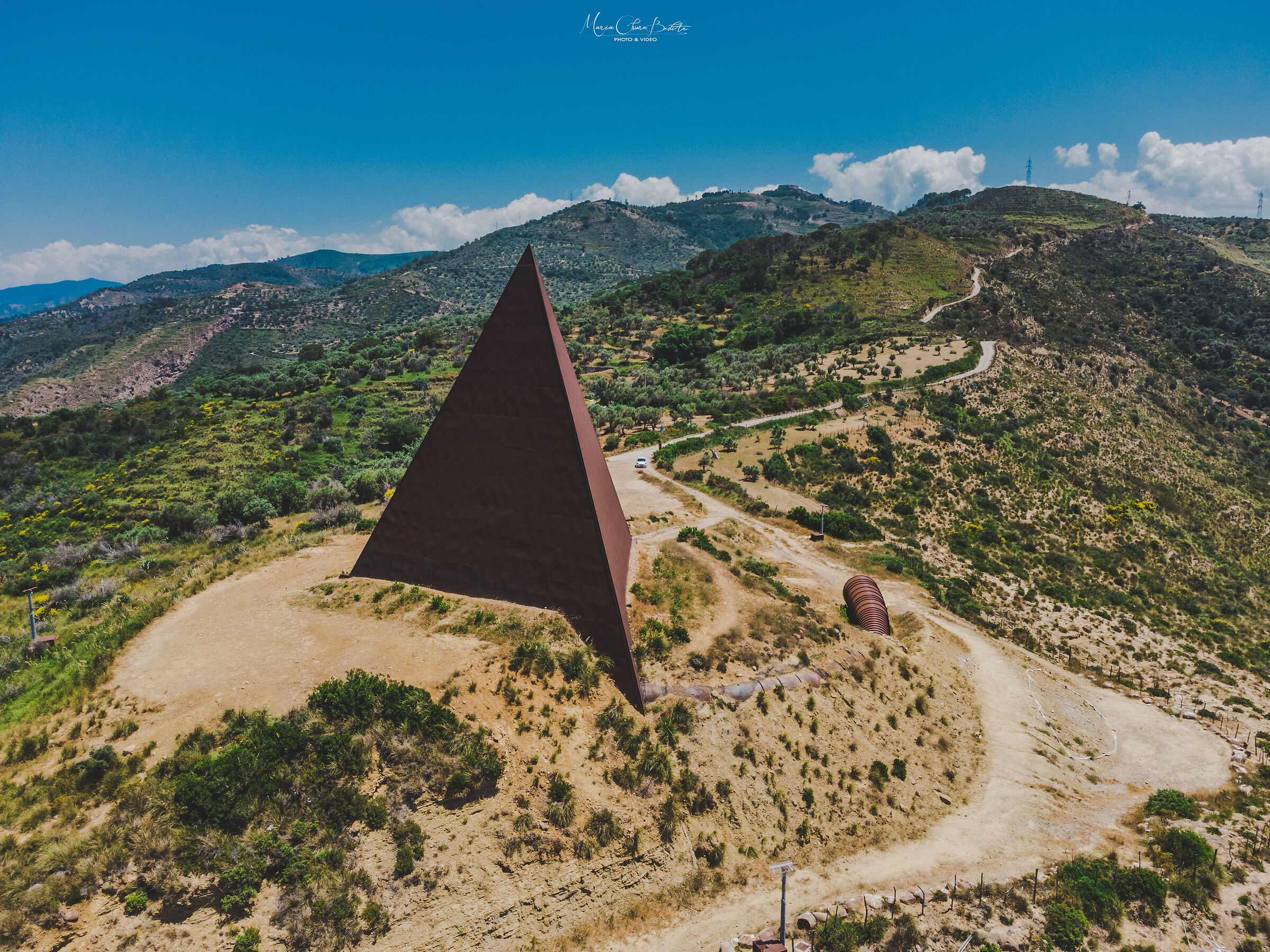 Piramide 38° Parallelo - Fiumara d'Arte...