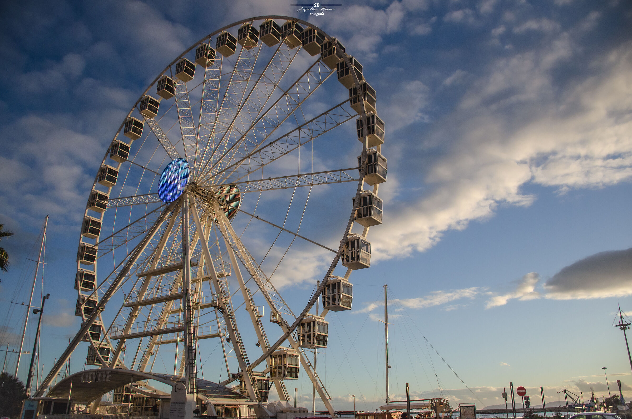 Ferris wheel - Port of Cagliari ...