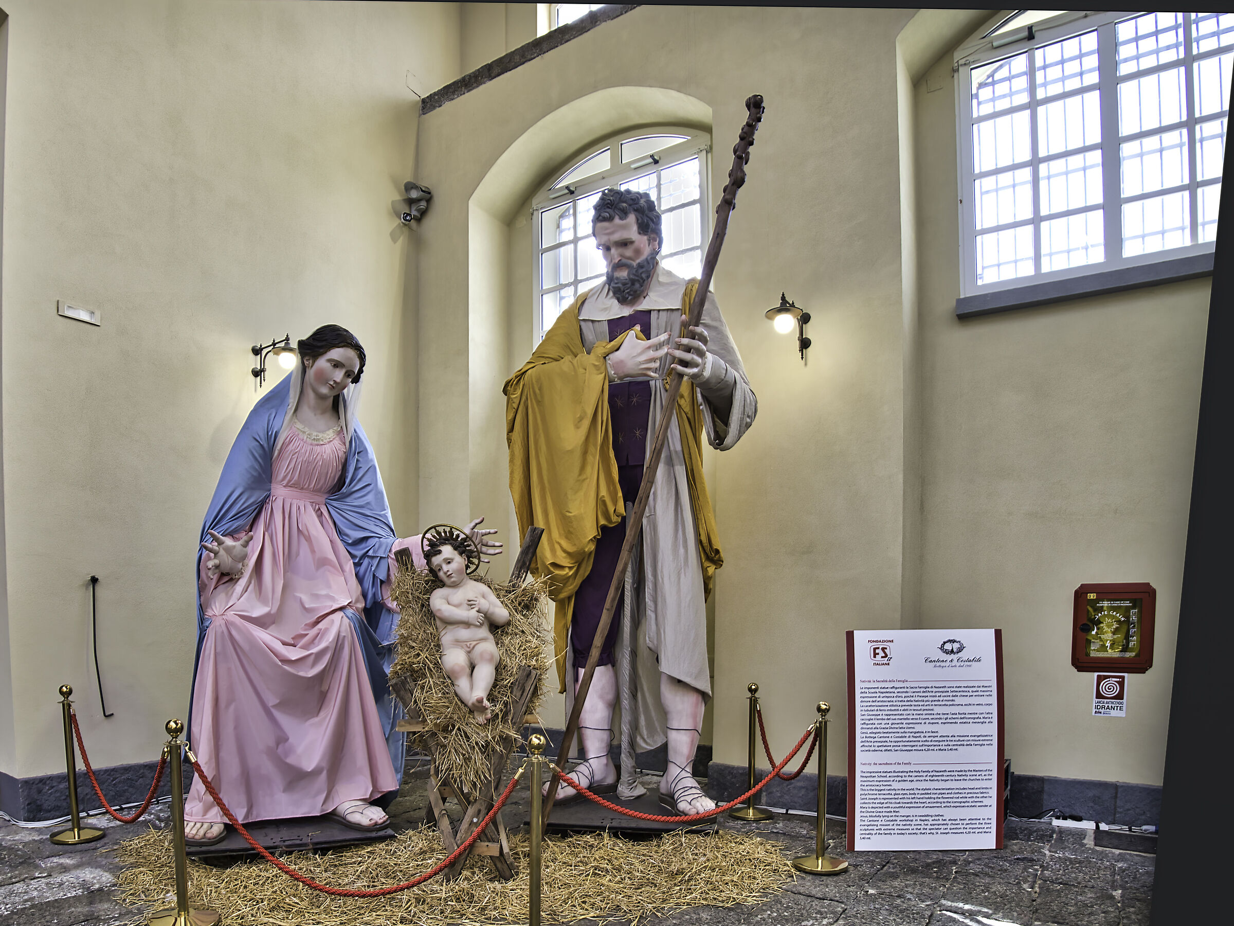 Pietrarsa Museum: Nativity - height 4.2 meters...