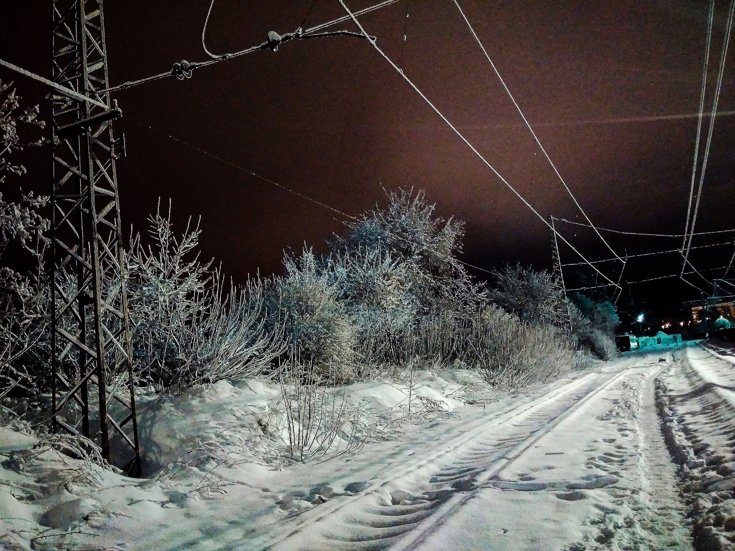 Snowy railroad (Biding my ride)...