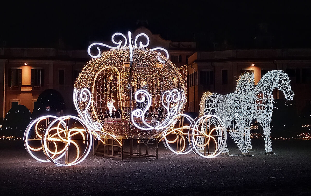 Christmas lights in Varese - The carriage....