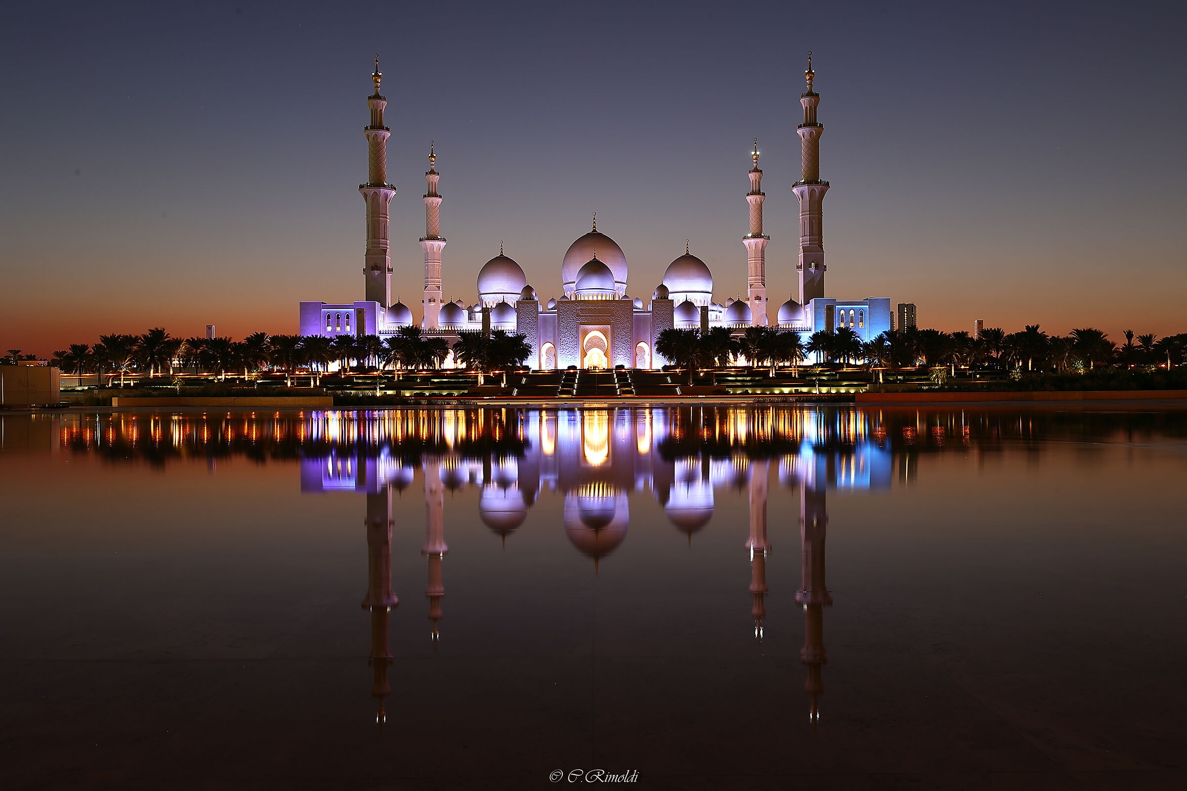 Ora blu alla Grande Moschea di Sheikh Zayed...