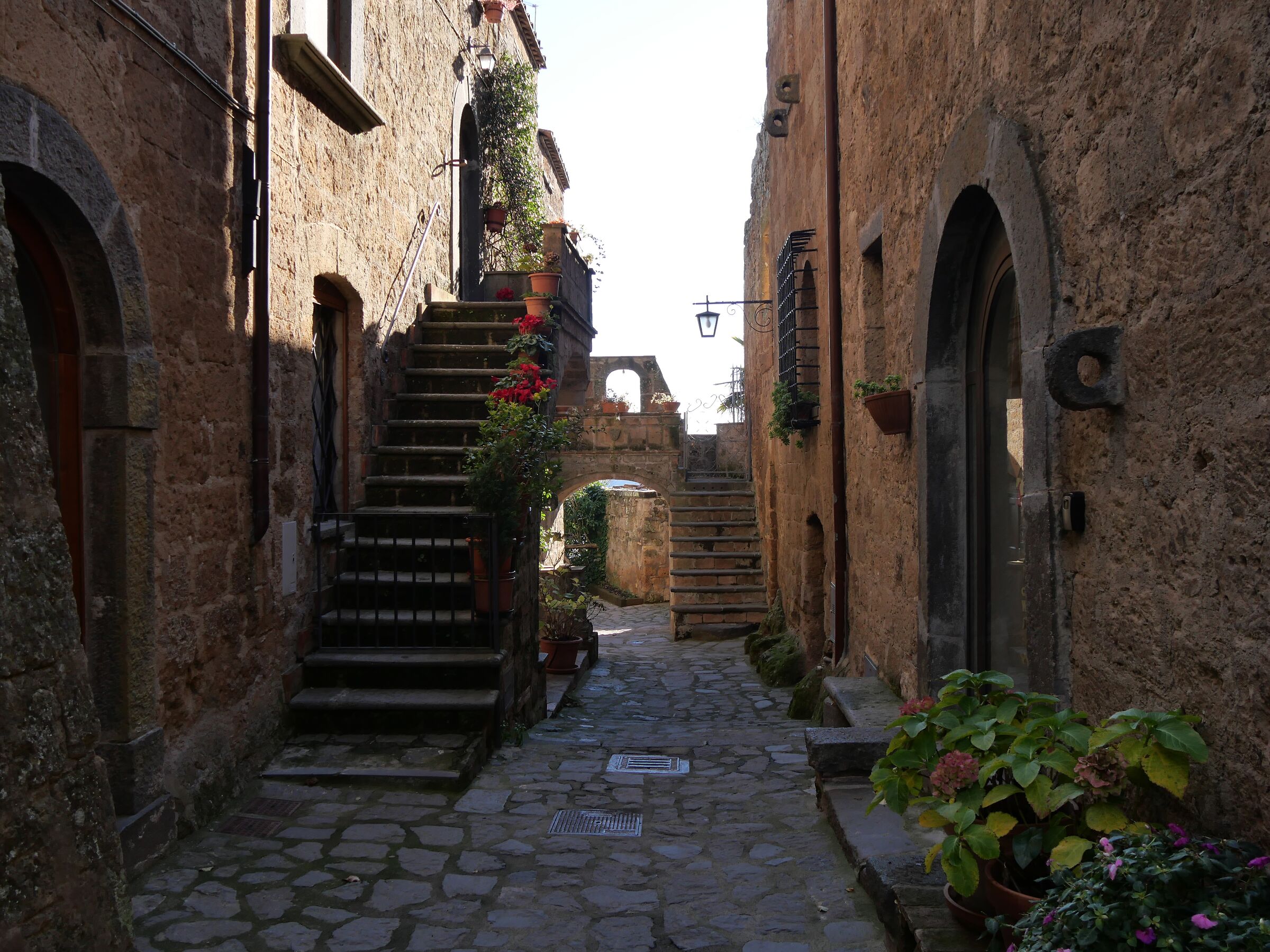 Alleys of Civita di Bagnoregio ...