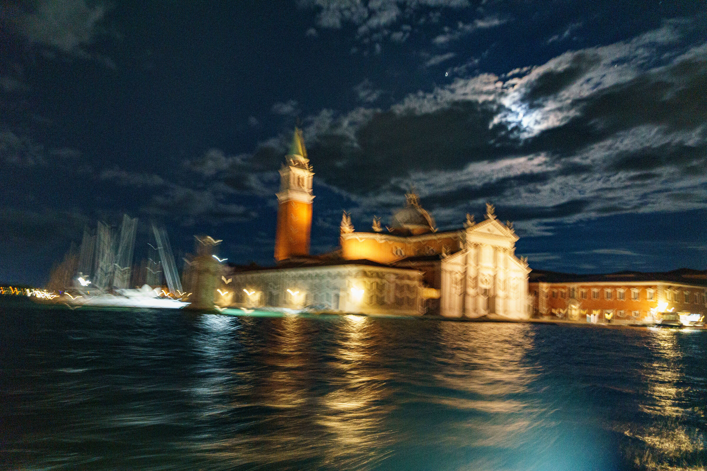 San Giorgio Maggiore di notte...