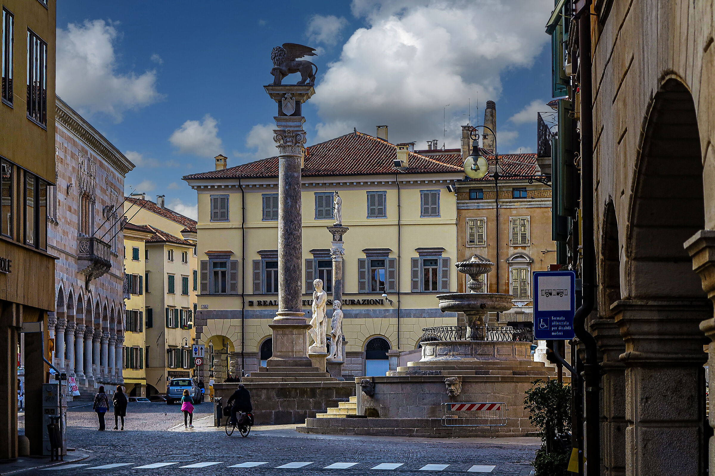 Piazza della Libertà - Udine...