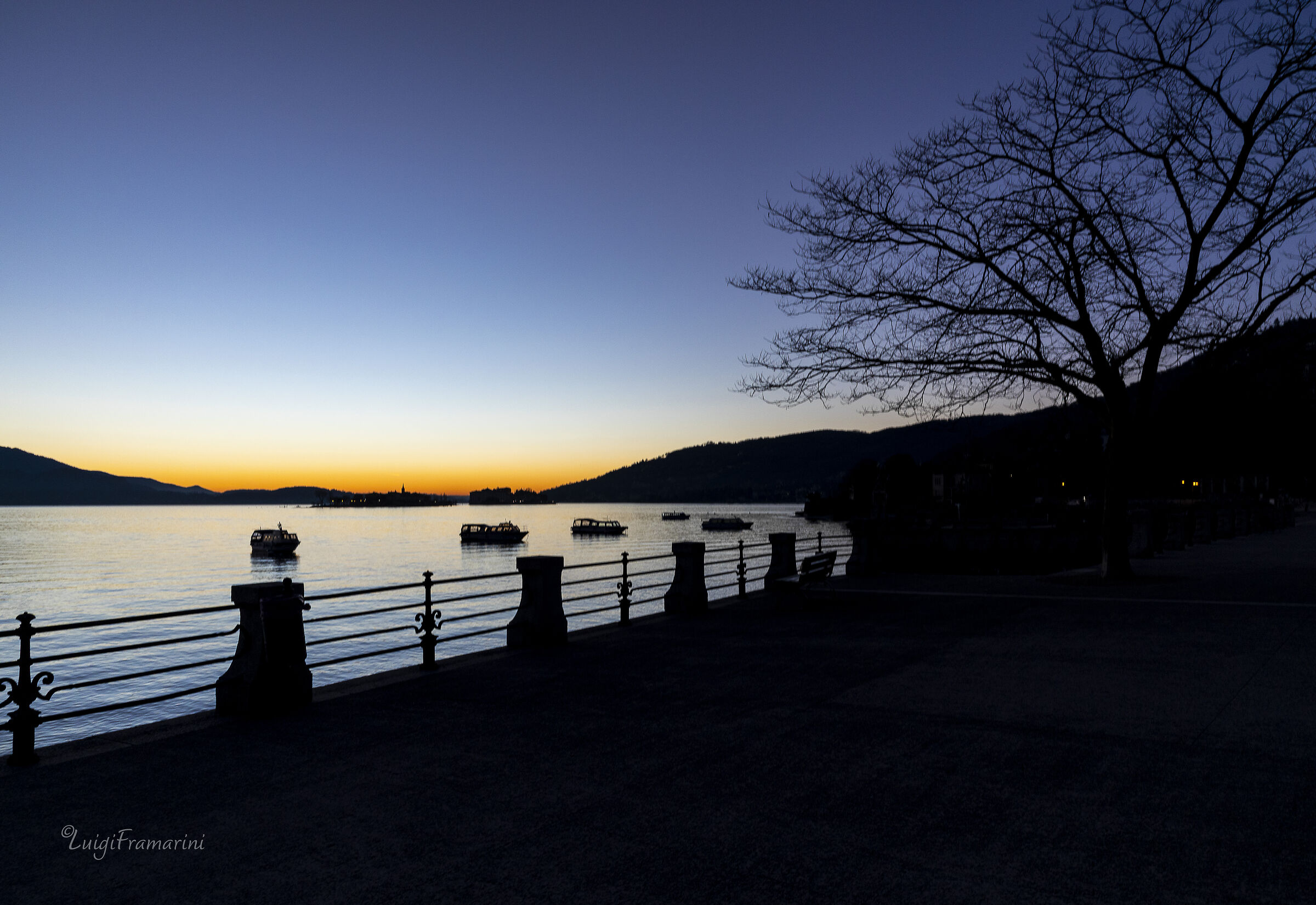 Prima luce sul lago Maggiore_1 (Baveno)...