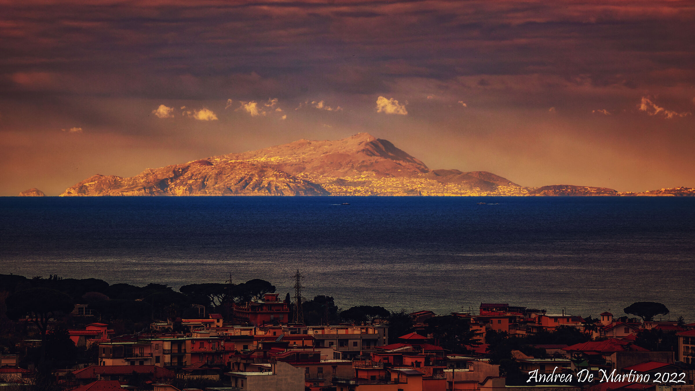 Unusual light on Ischia...