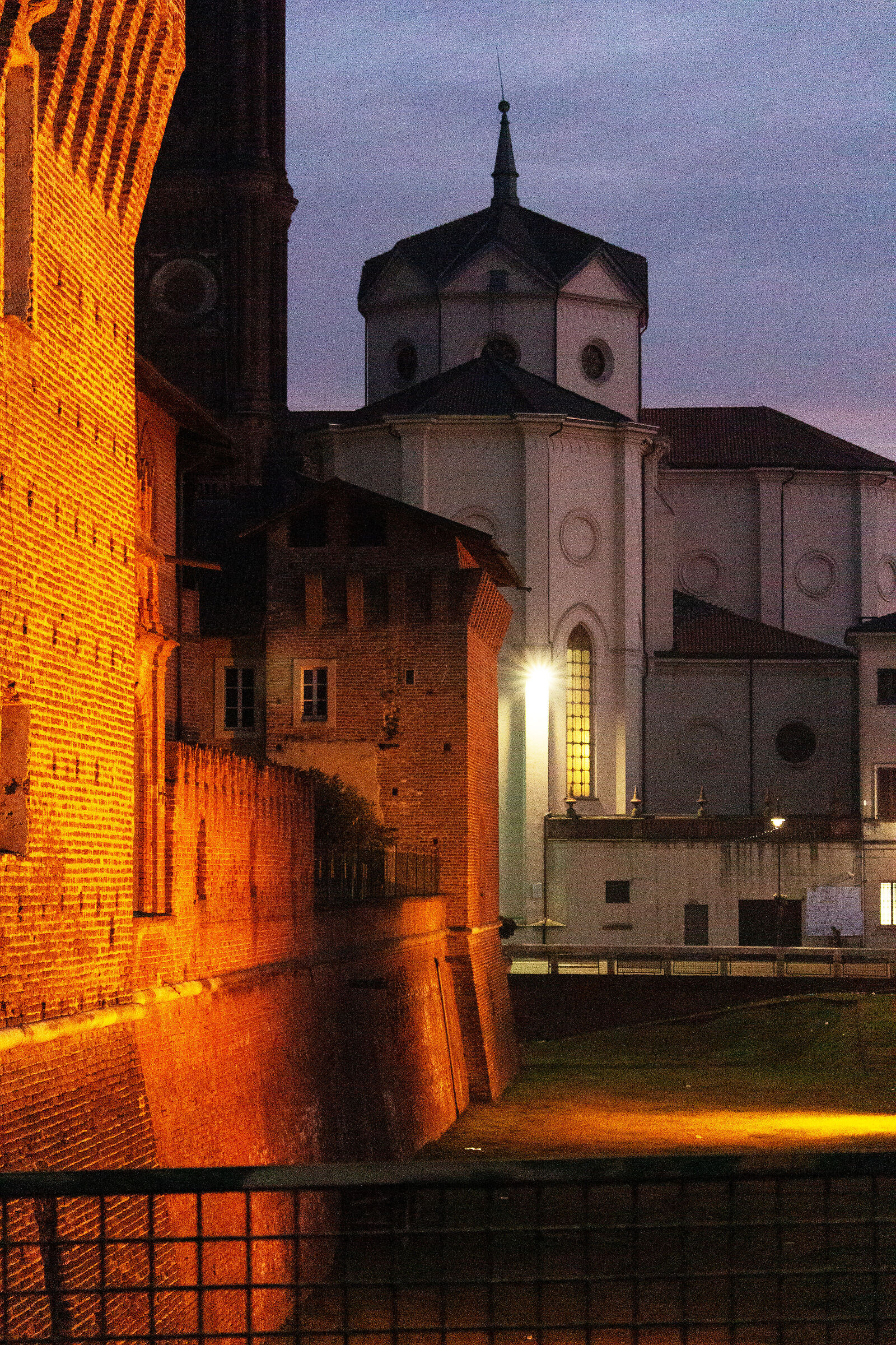 Castello e Chiesa di Galliate...passeggiata serale...