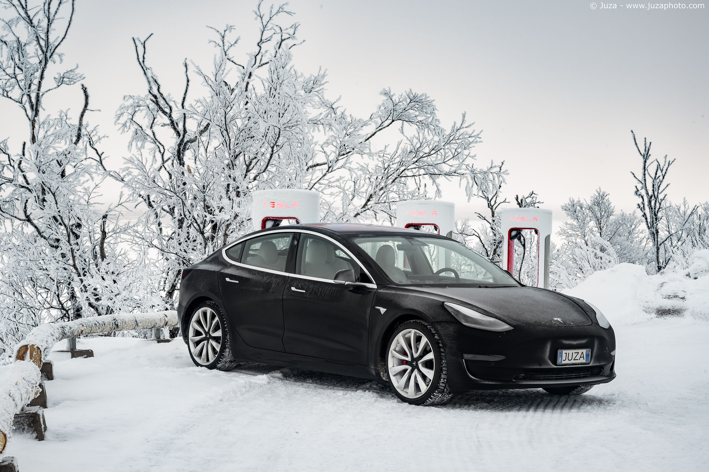 Tesla Supercharger di Björkliden...