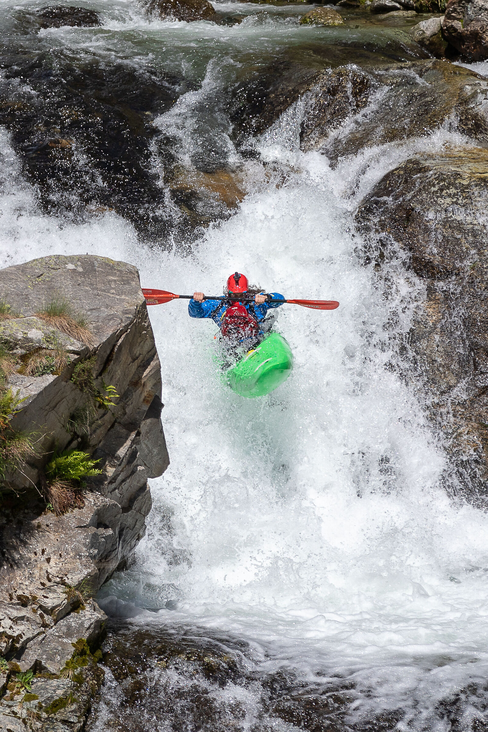 Kayak - Carlo on the jumps of the Gronda...
