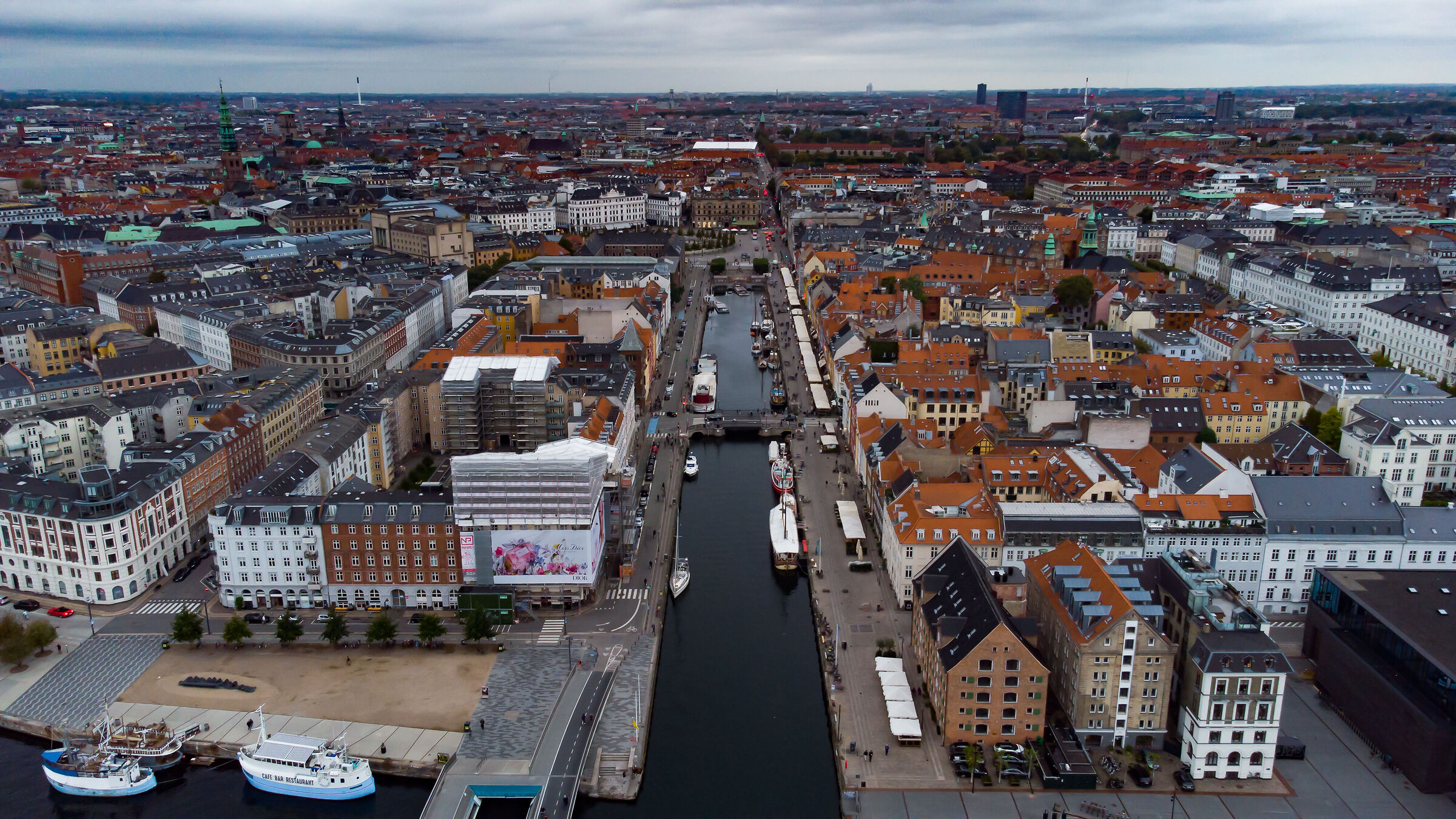 Nyhavn dall'alto a Copenaghen...