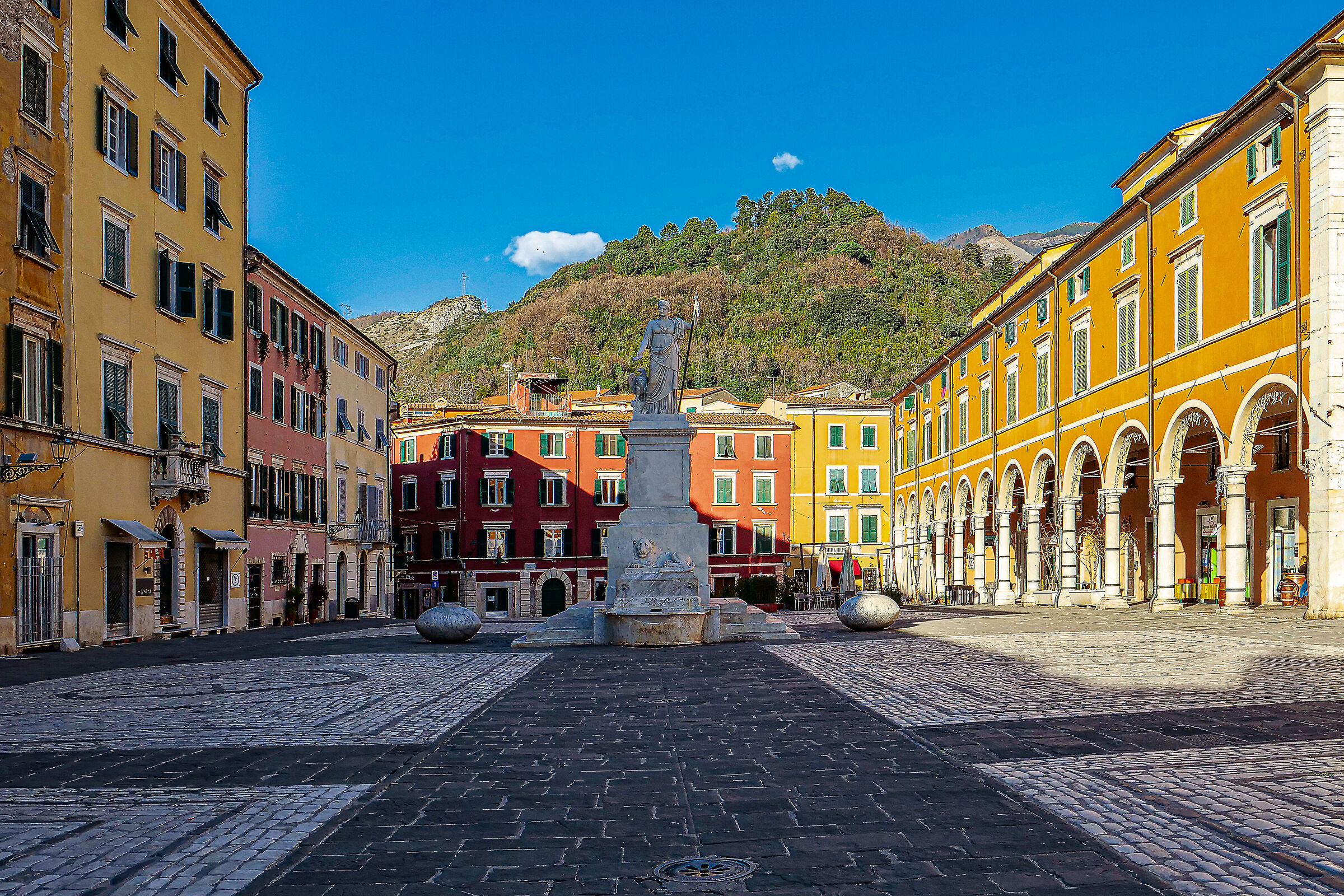 Piazza Alberica - Carrara...