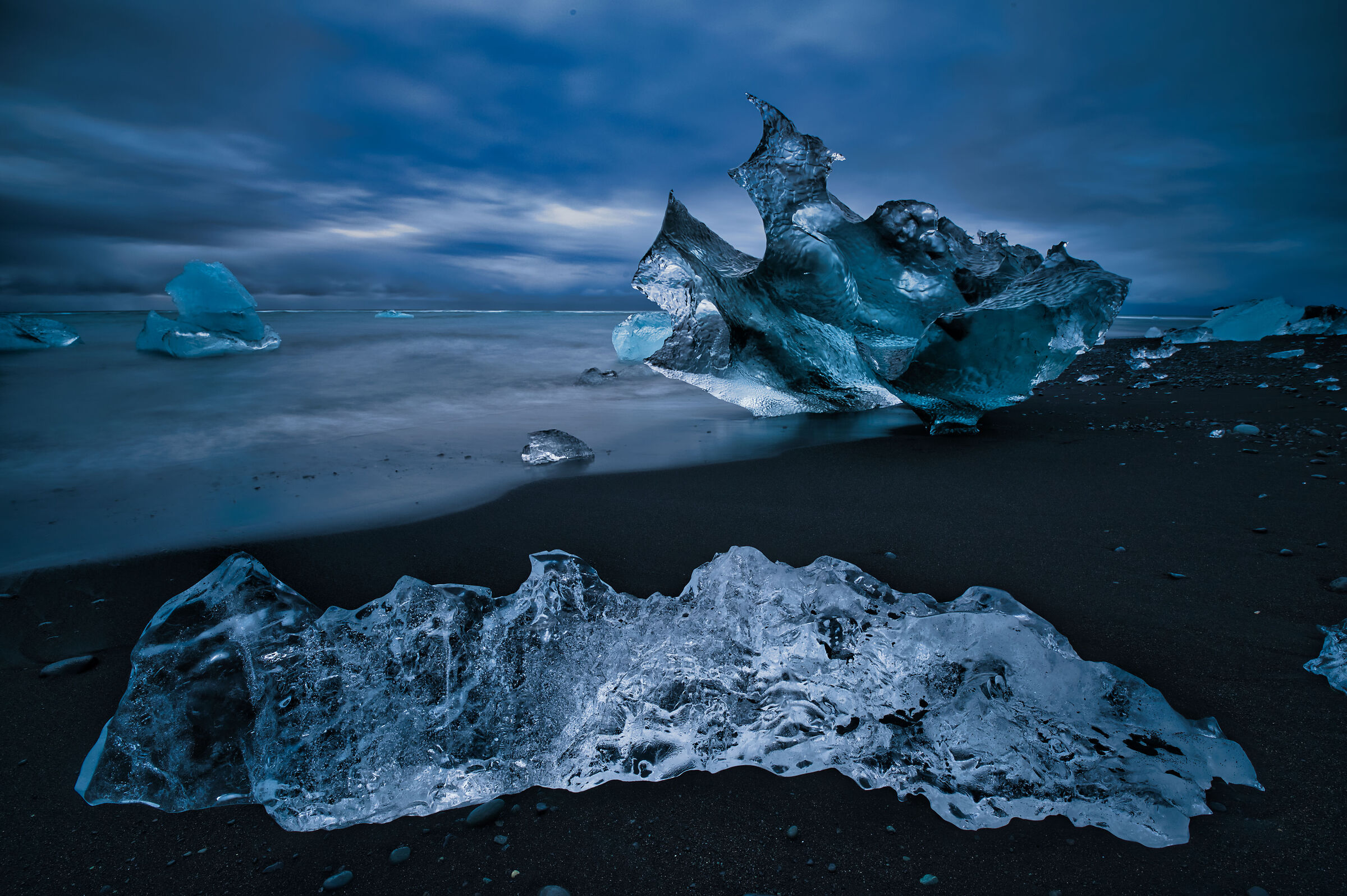 Diamond Beach - Jökulsárlón Iceberg Lagoon, Iceland...
