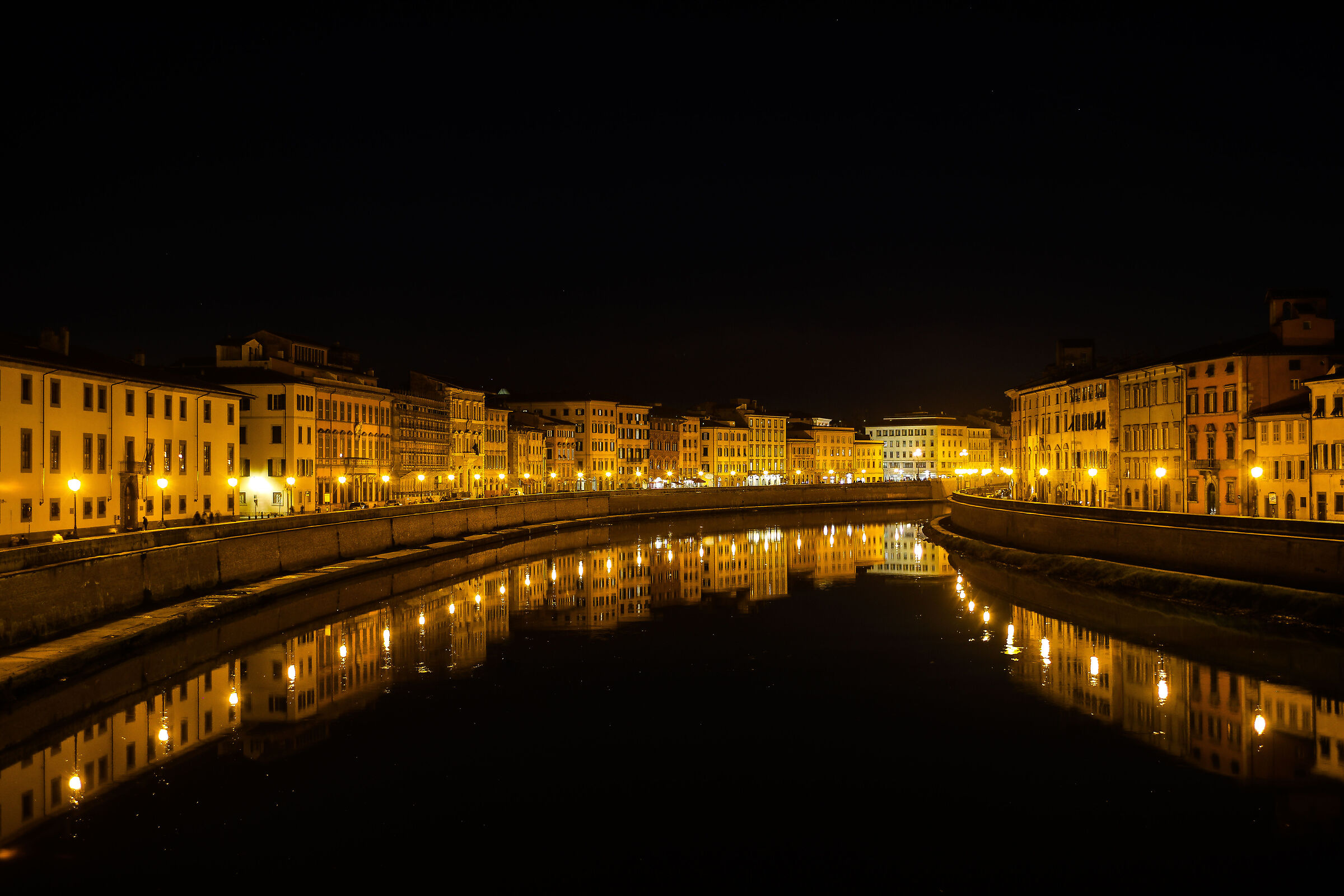 Pisa - Lungarni by night...