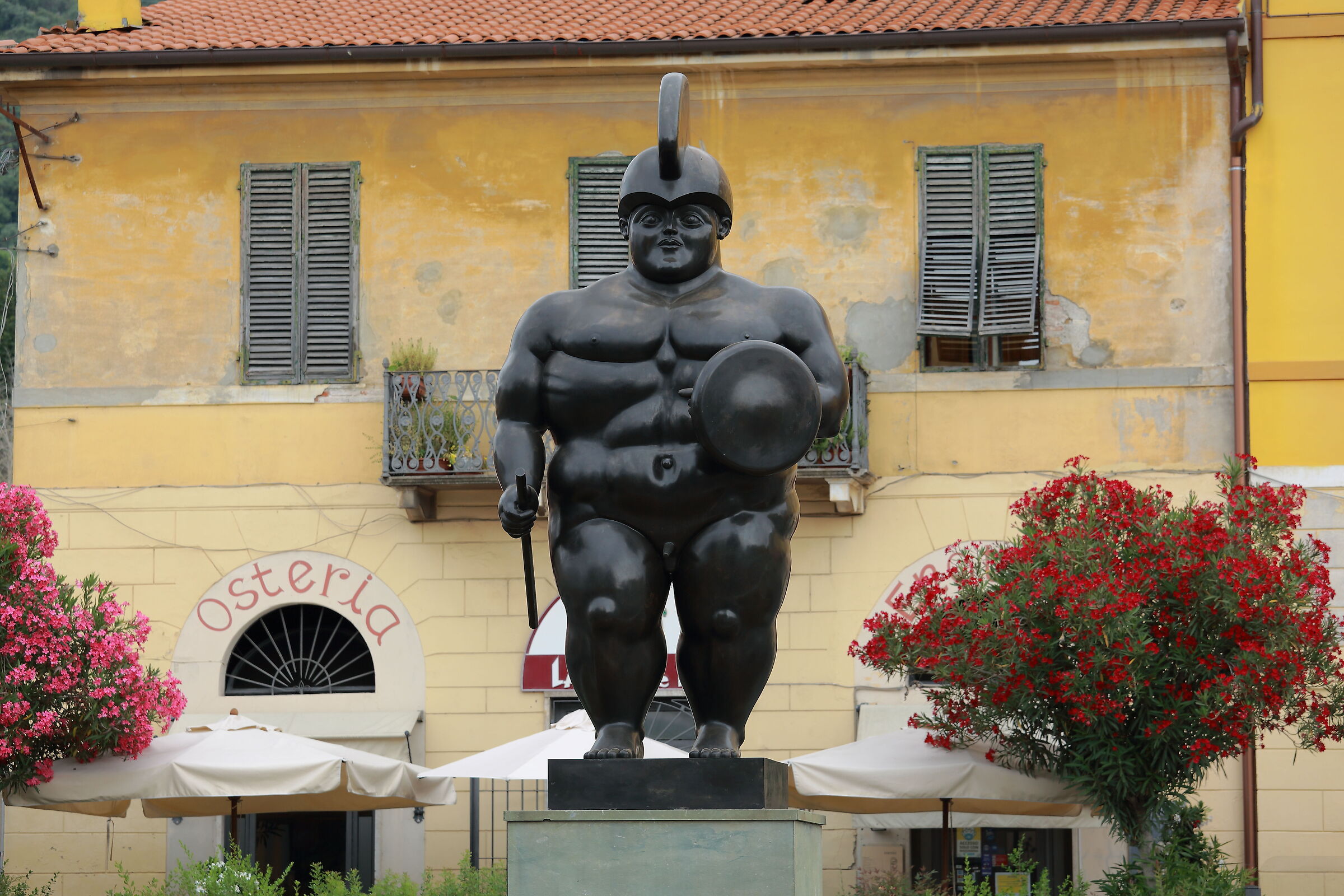 "Il guerriero" di Fernando Botero...