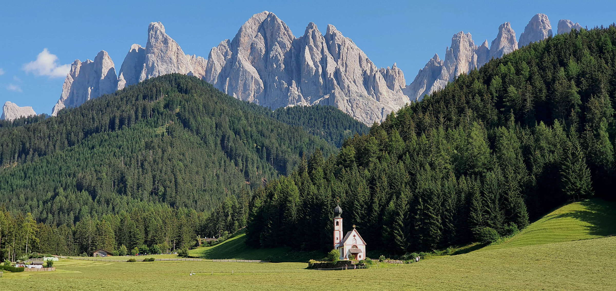 La chiesetta di Ranui, vero simbolo dell'Alto Adige...