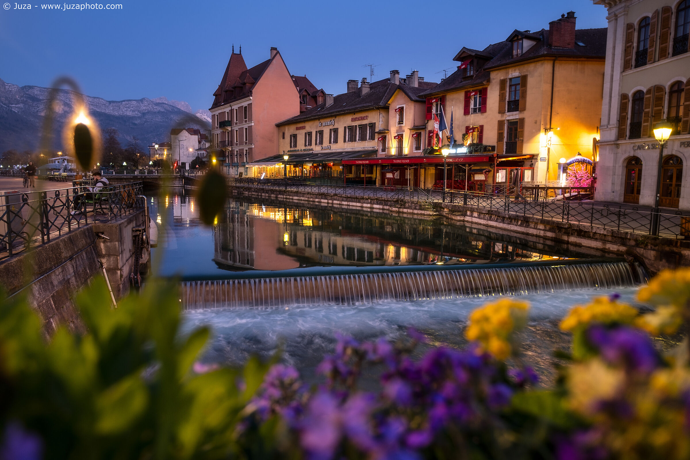 Annecy among the flowers...