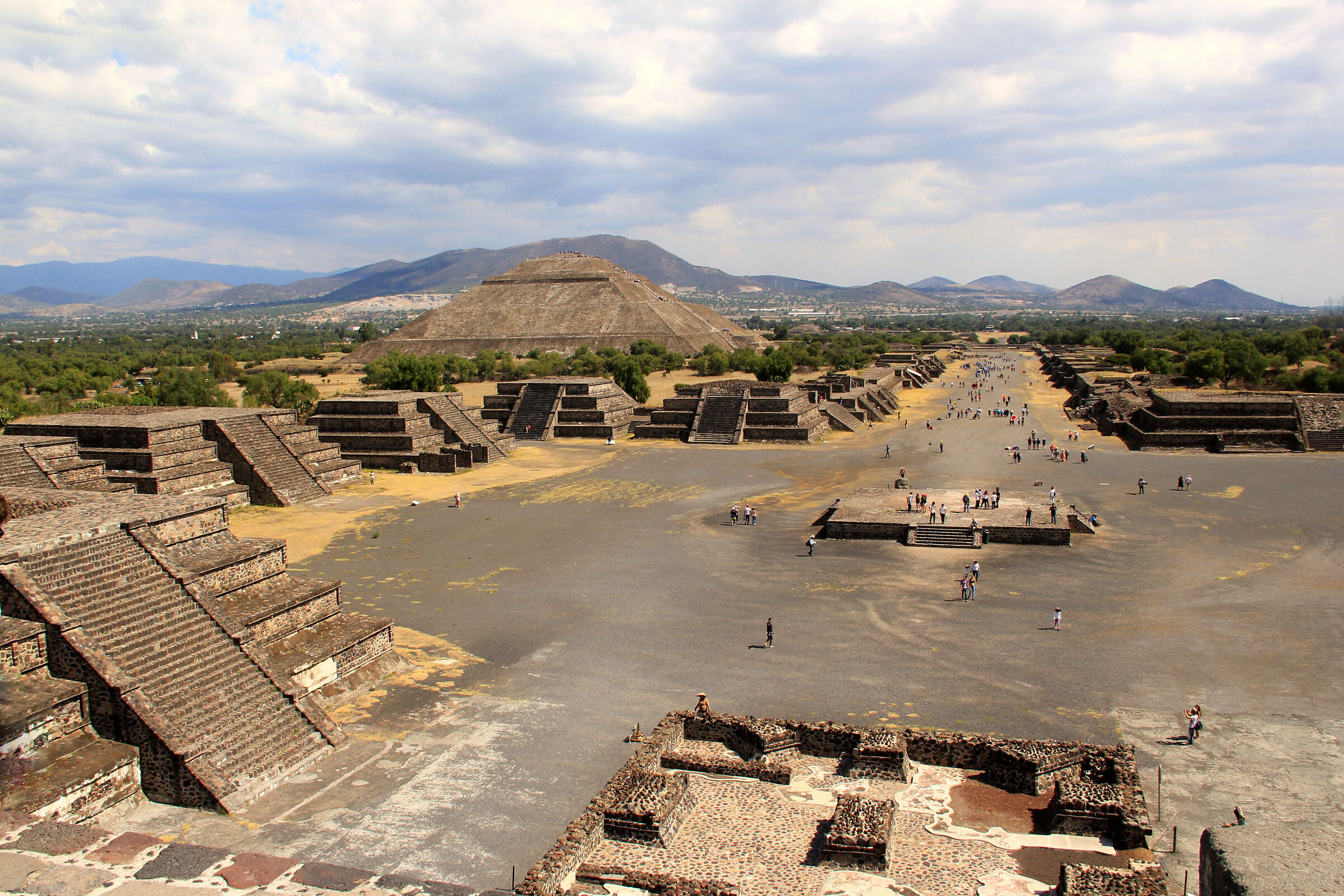 Teotihuacan - vista dalla Piramide della luna...