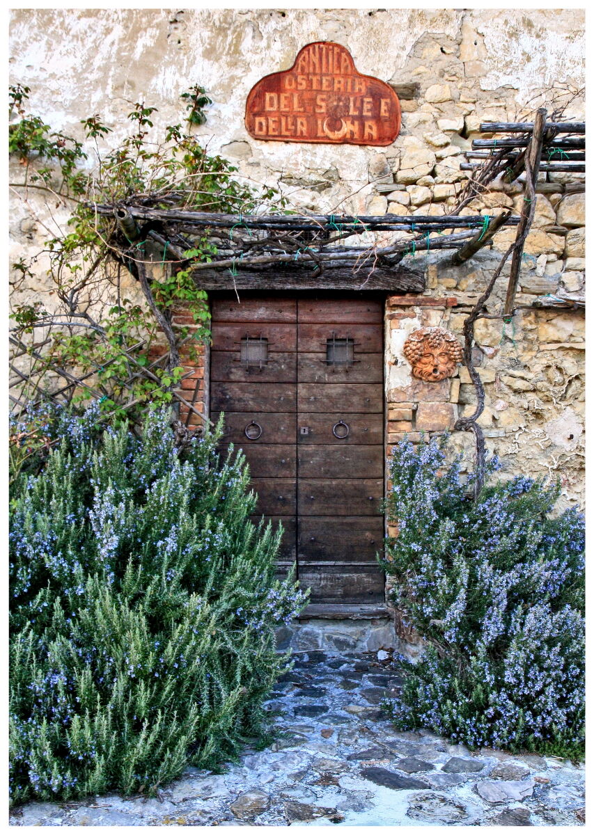 Petrella Guidi - RN - Along the alleys of the ancient village...