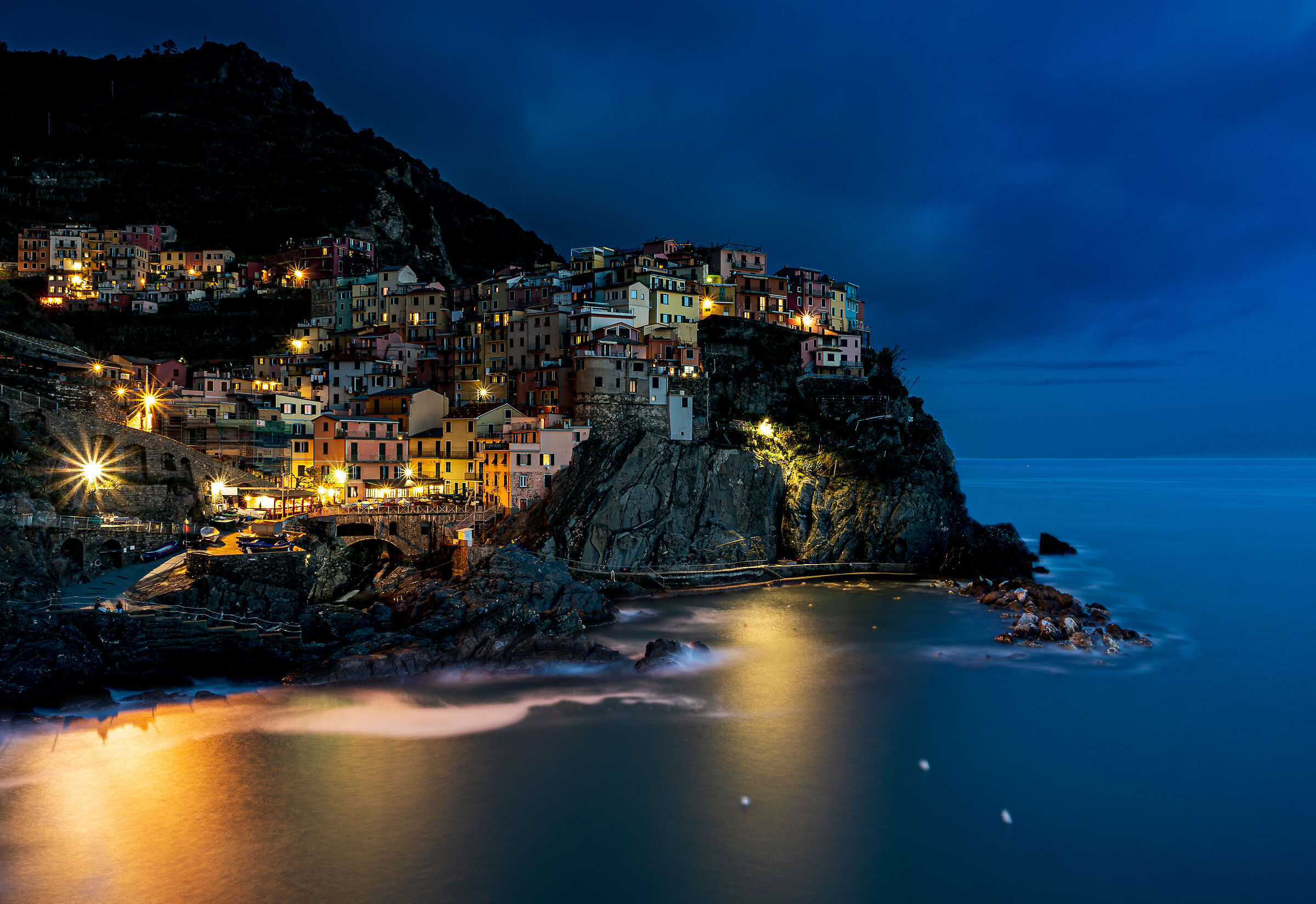 5 terre blue Hour...