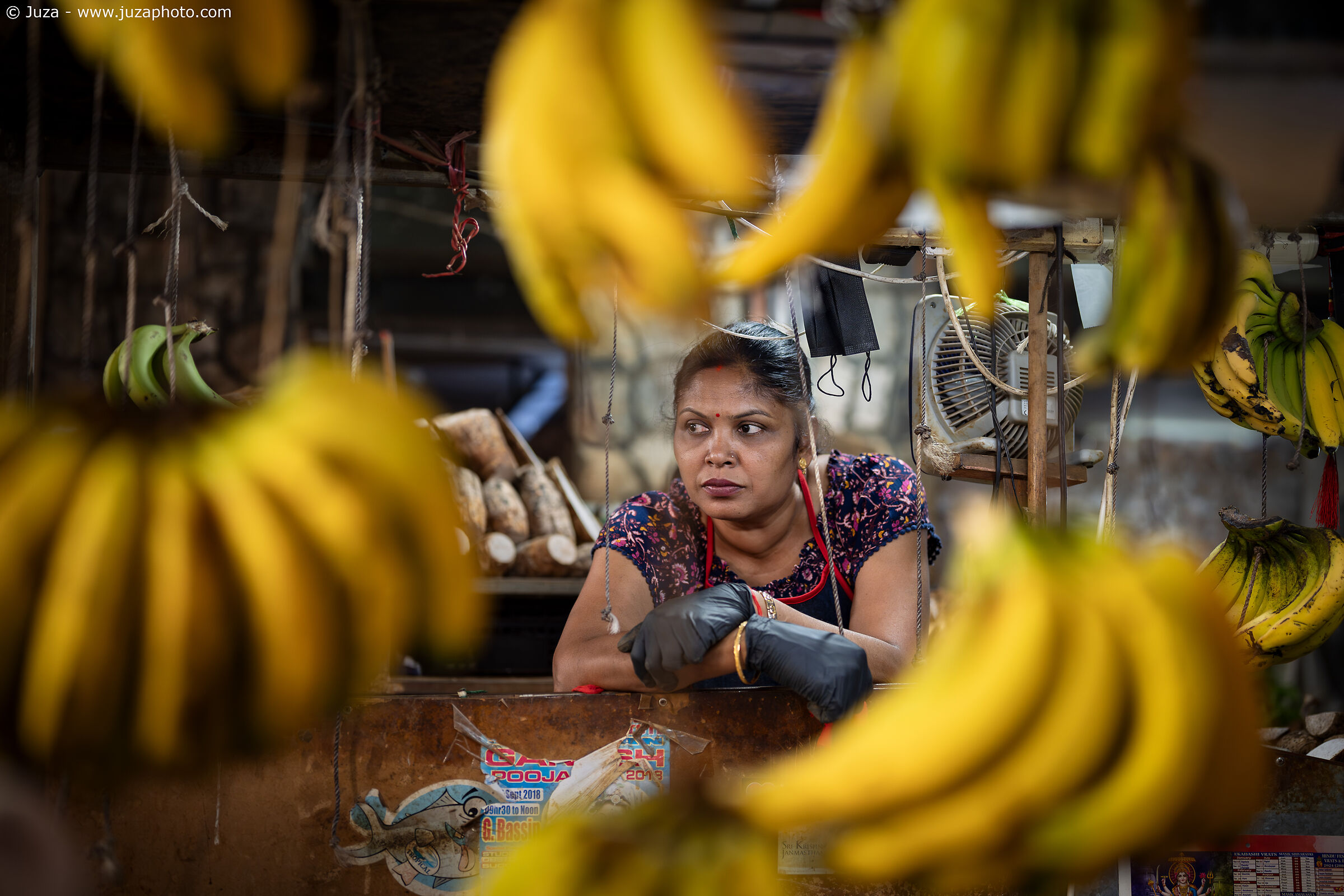 Mercato di Port Louis, venditrice di banane...
