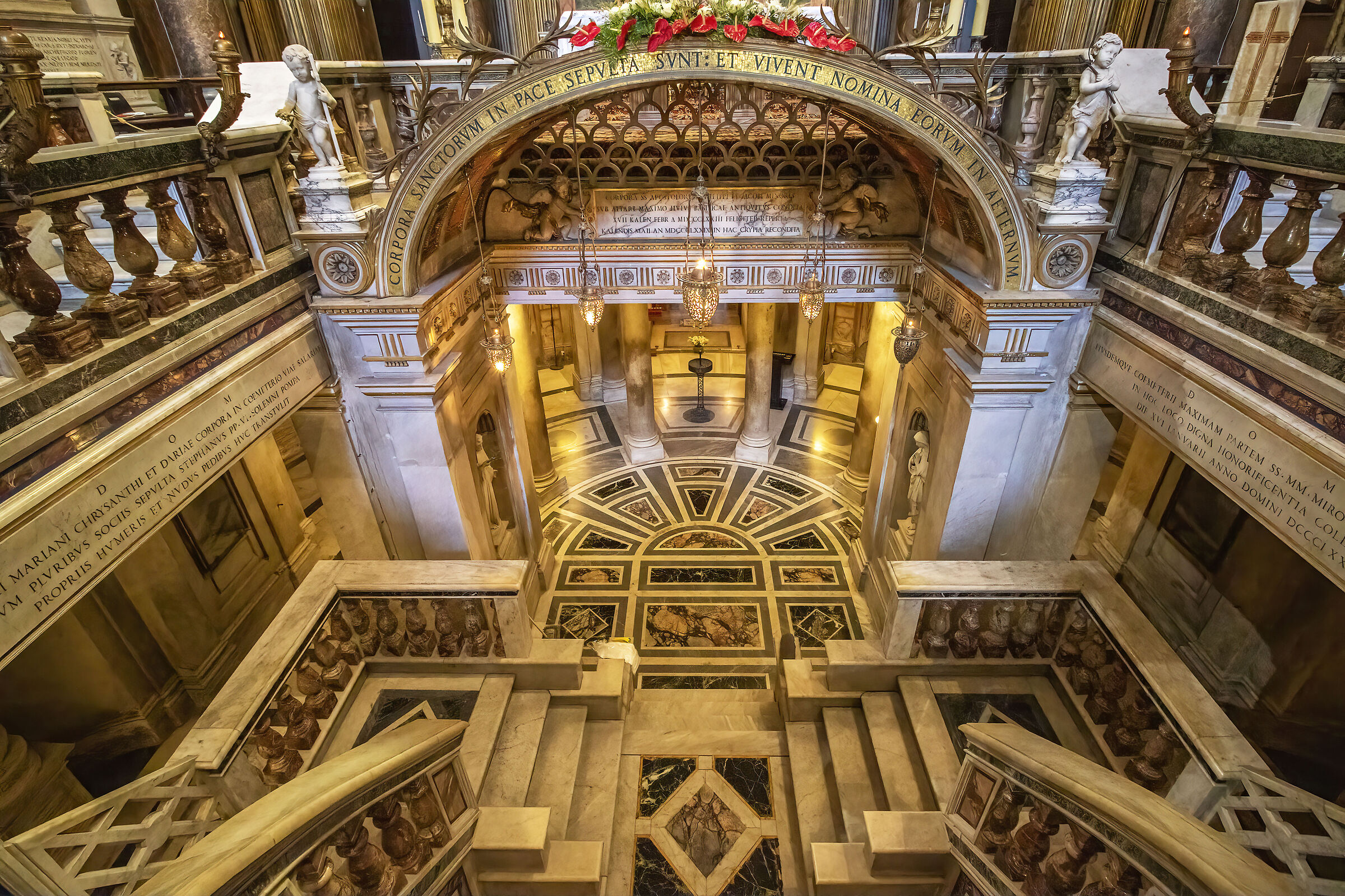 Basilica dei Santi XII Apostoli - La Cripta (21 foto)...