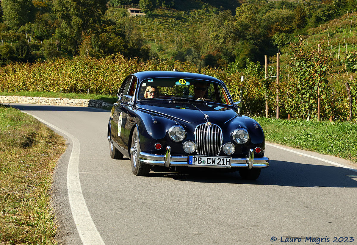 Jaguar MK2 3.8 (1966)...
