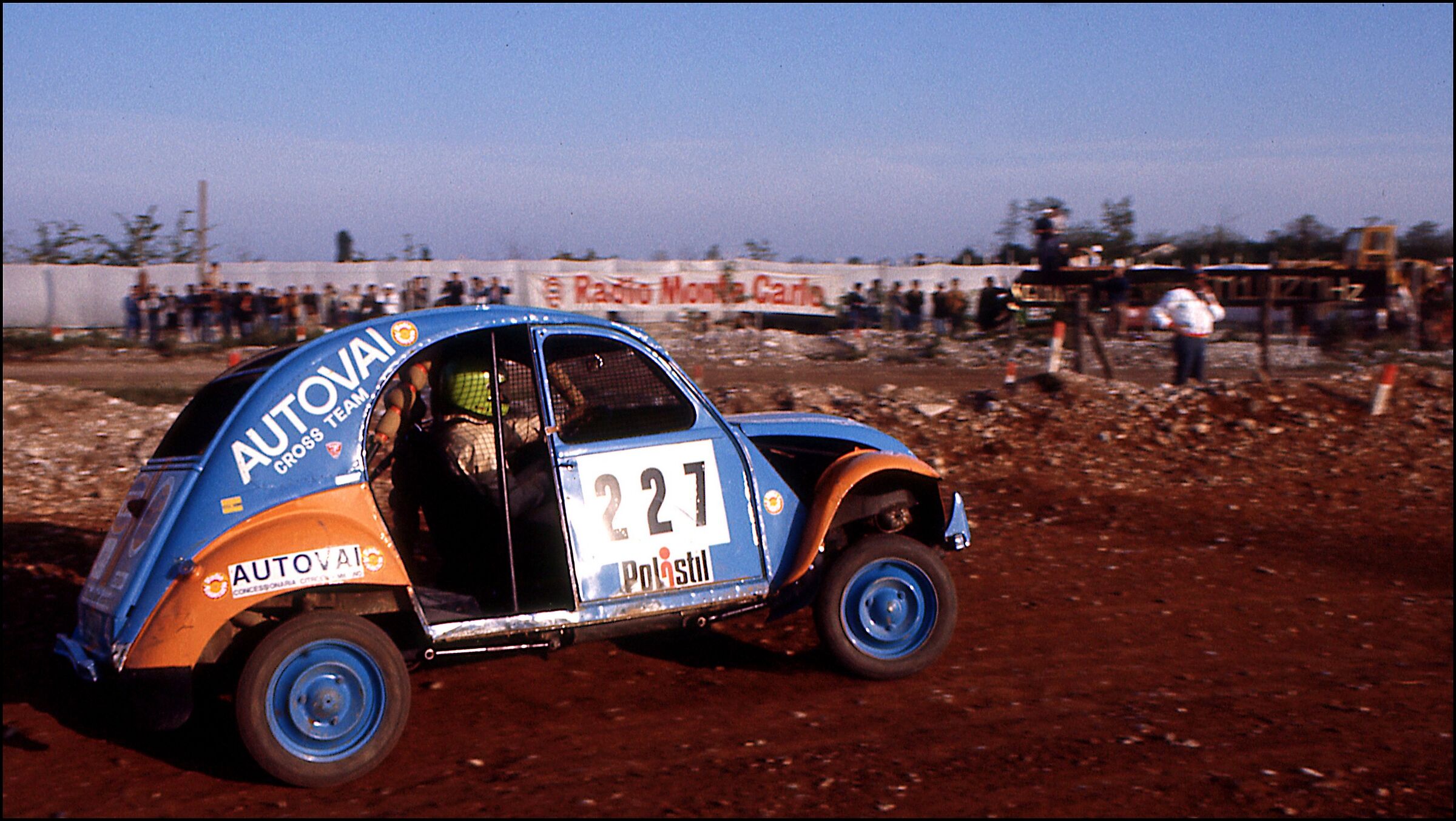 1976 - 2CV (ci facevano anche le gare di autocross)...