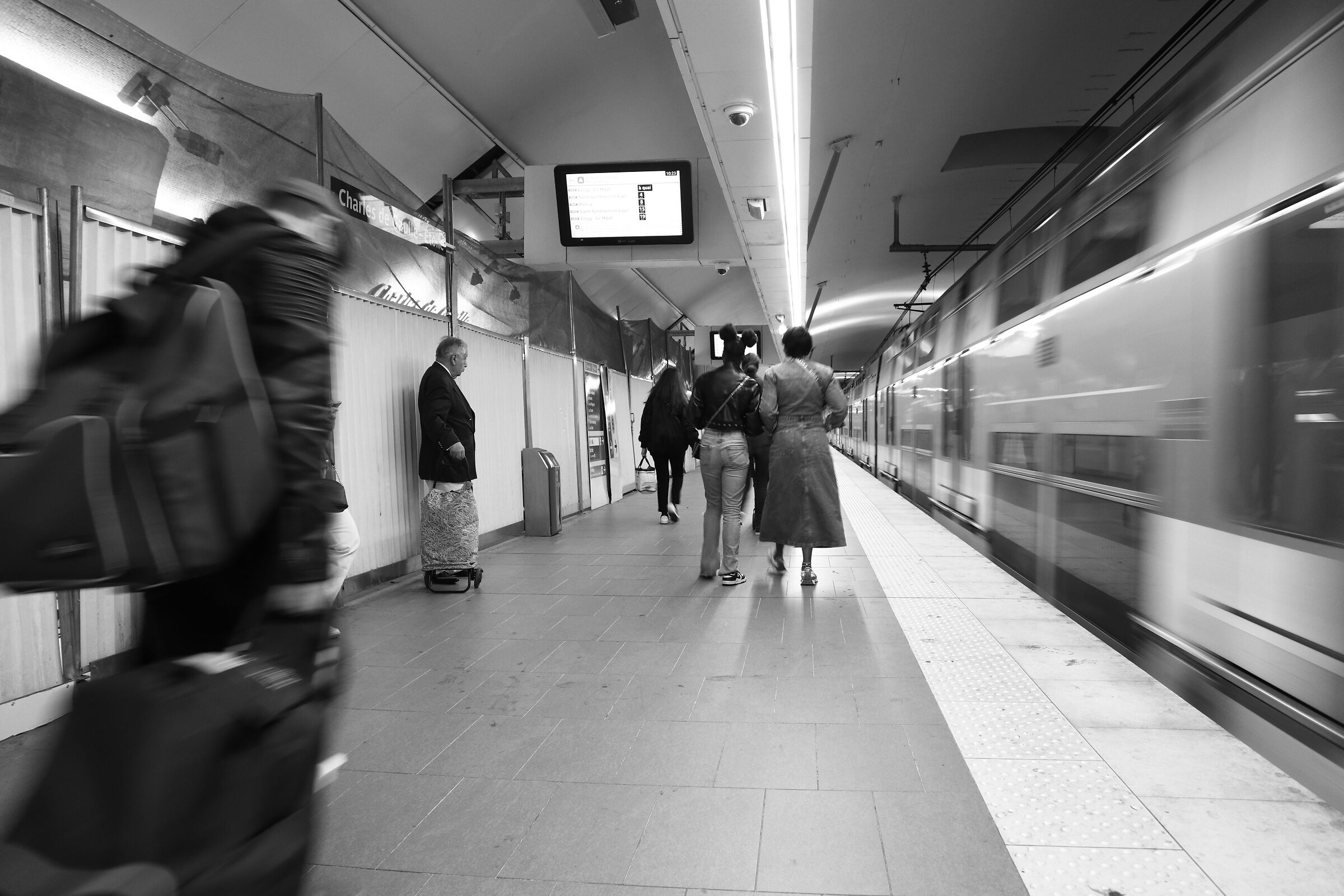 Metro di Parigi, Parigi, Aprile 2024...