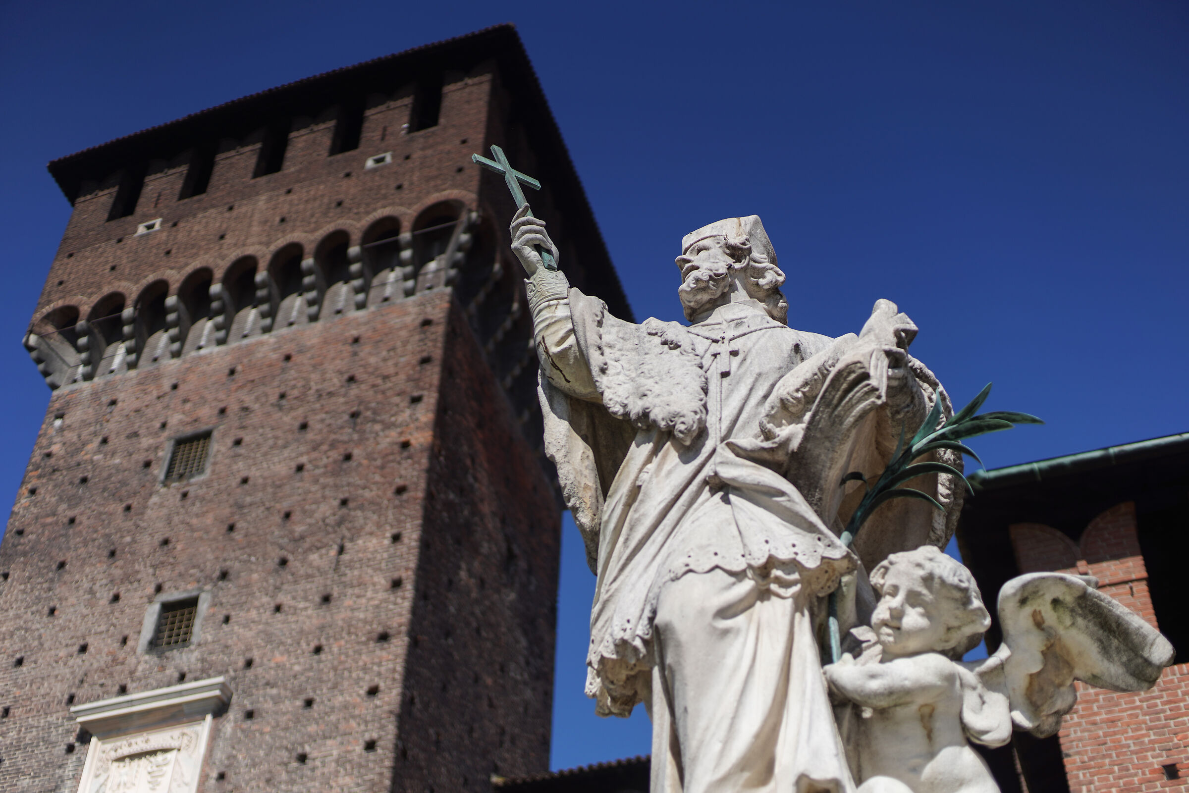 Statua di San Giovanni Nepomuceno e Torre di Bona - 3...