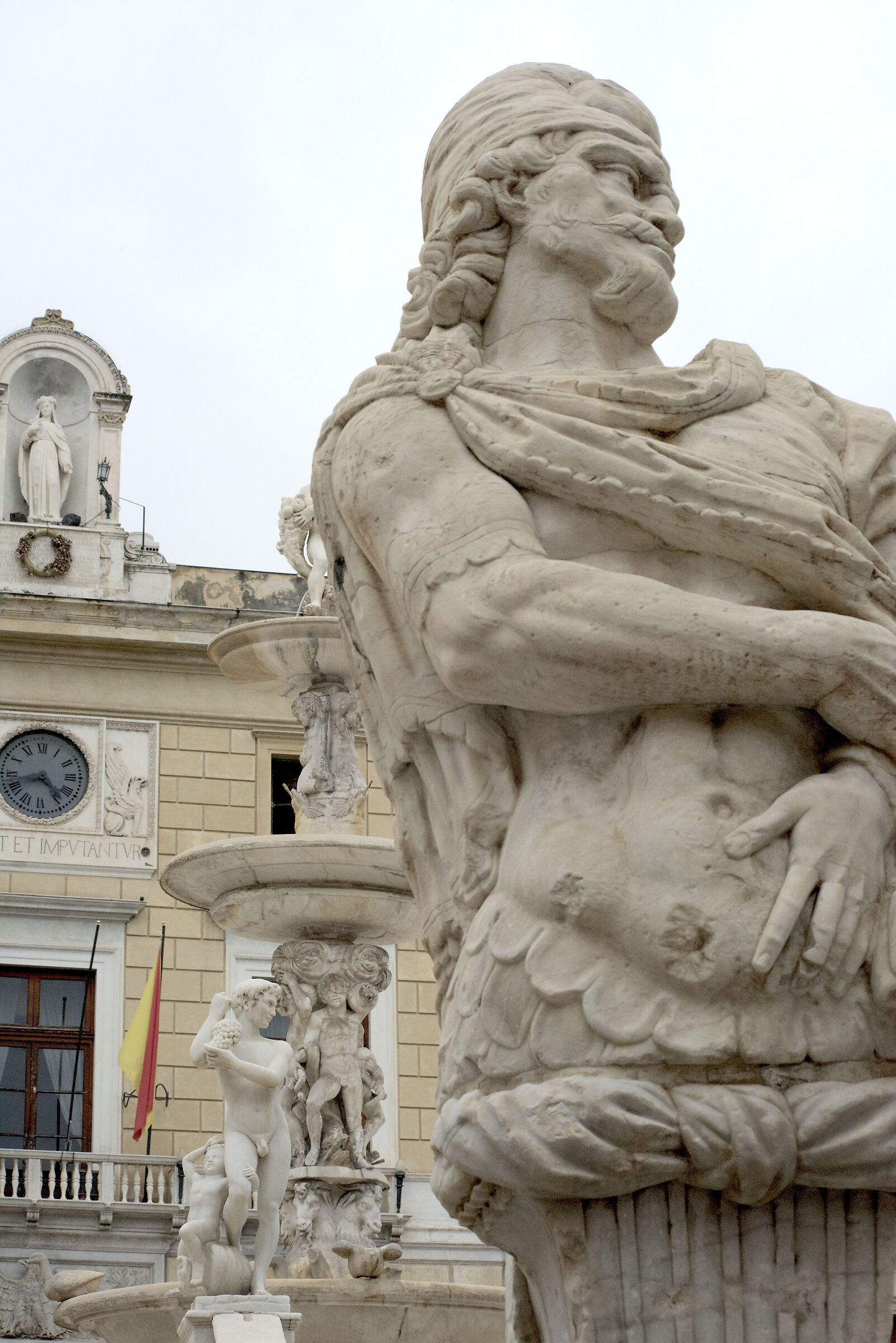 piazza pretoria - fontana...