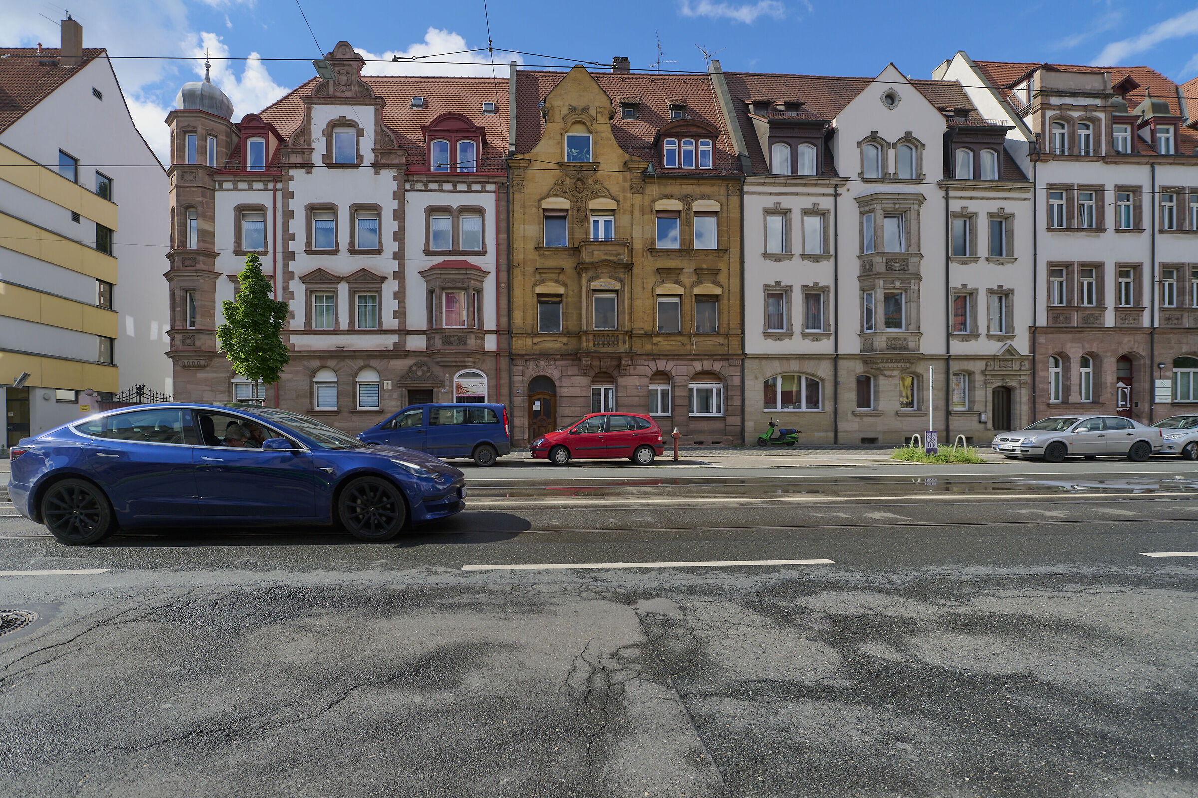 Old buildings on Sulzbacher Strasse...