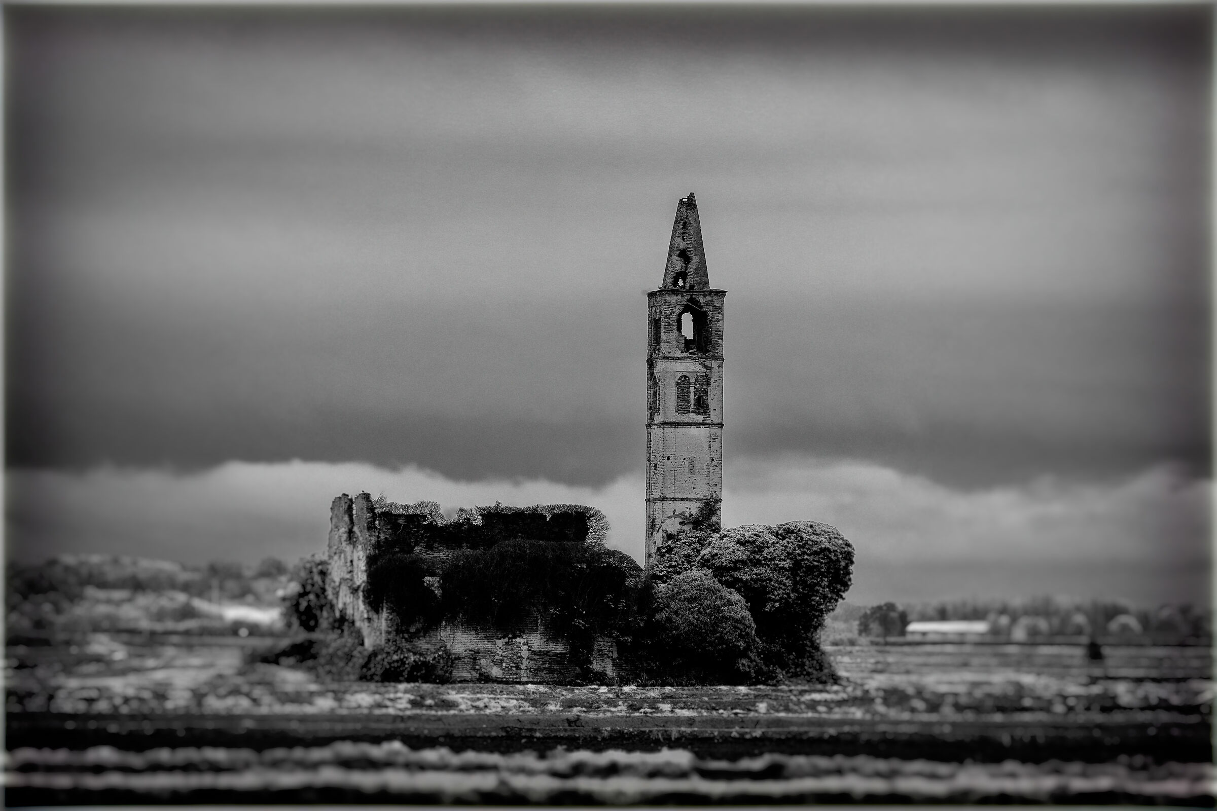 Churches and farmhouses in Novara...