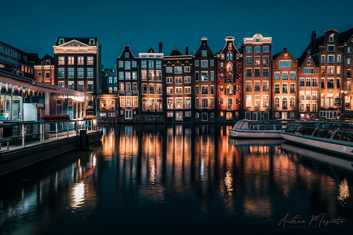 Damrak - Amsterdam (Netherlands)...