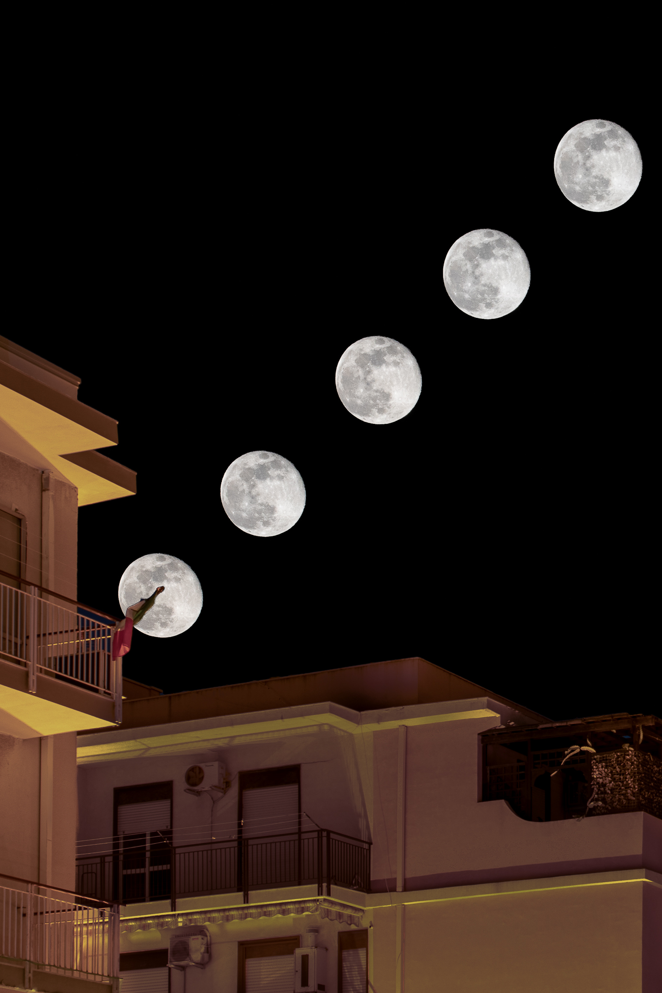 Lunar sequence on a lockdown night...
