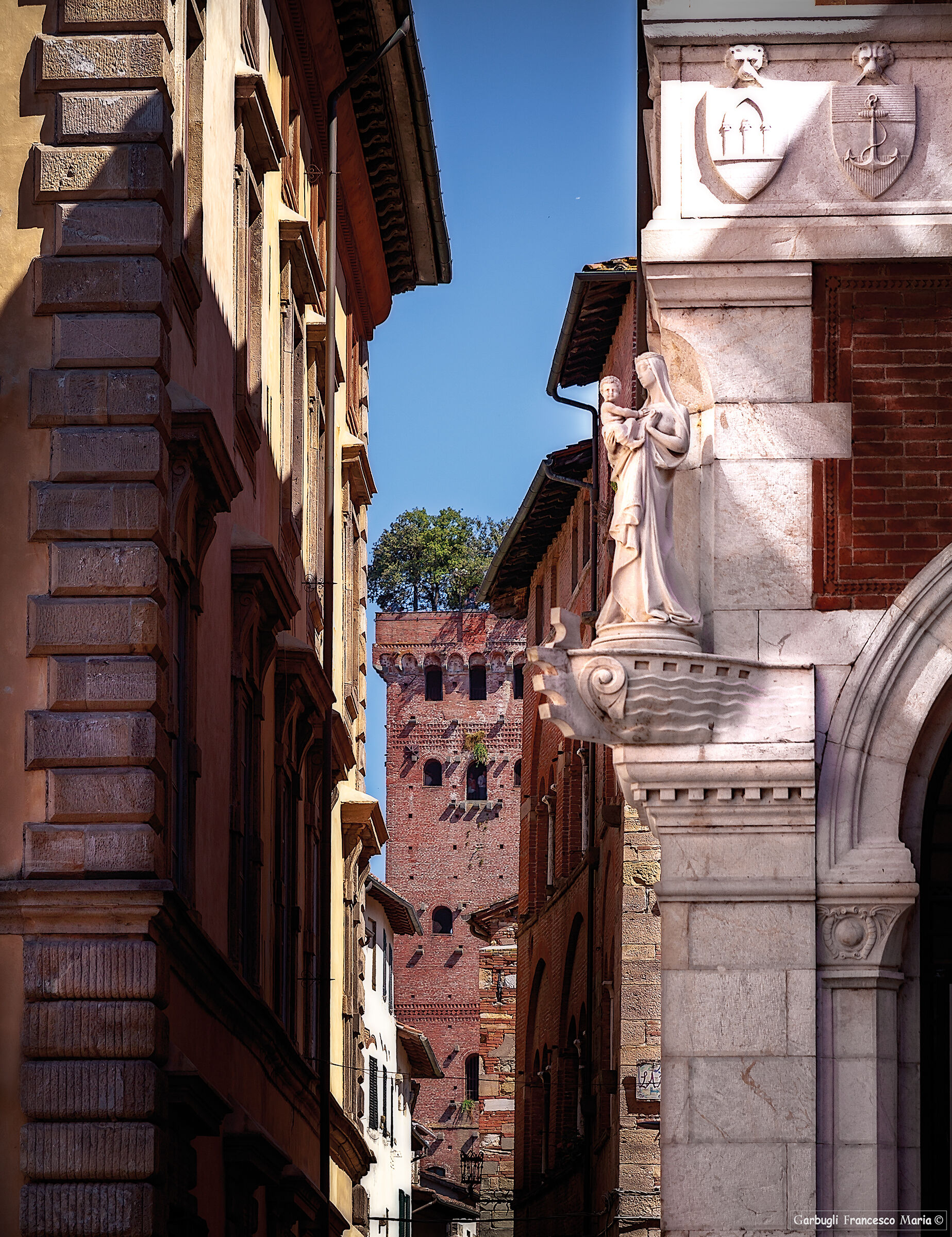 Glimpse into Lucca...